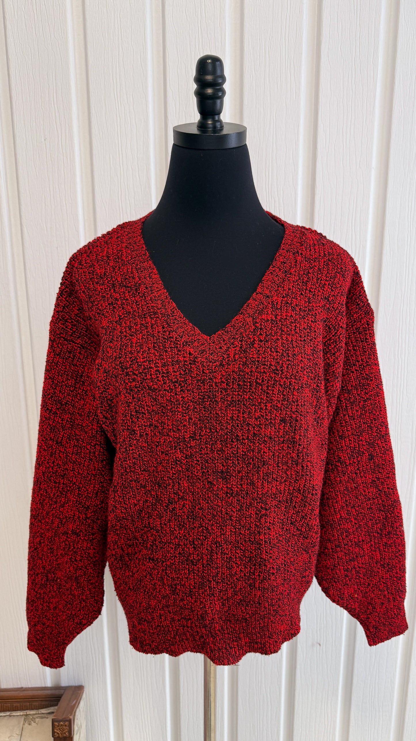 Chandail tricot rouge moucheté noir- medium