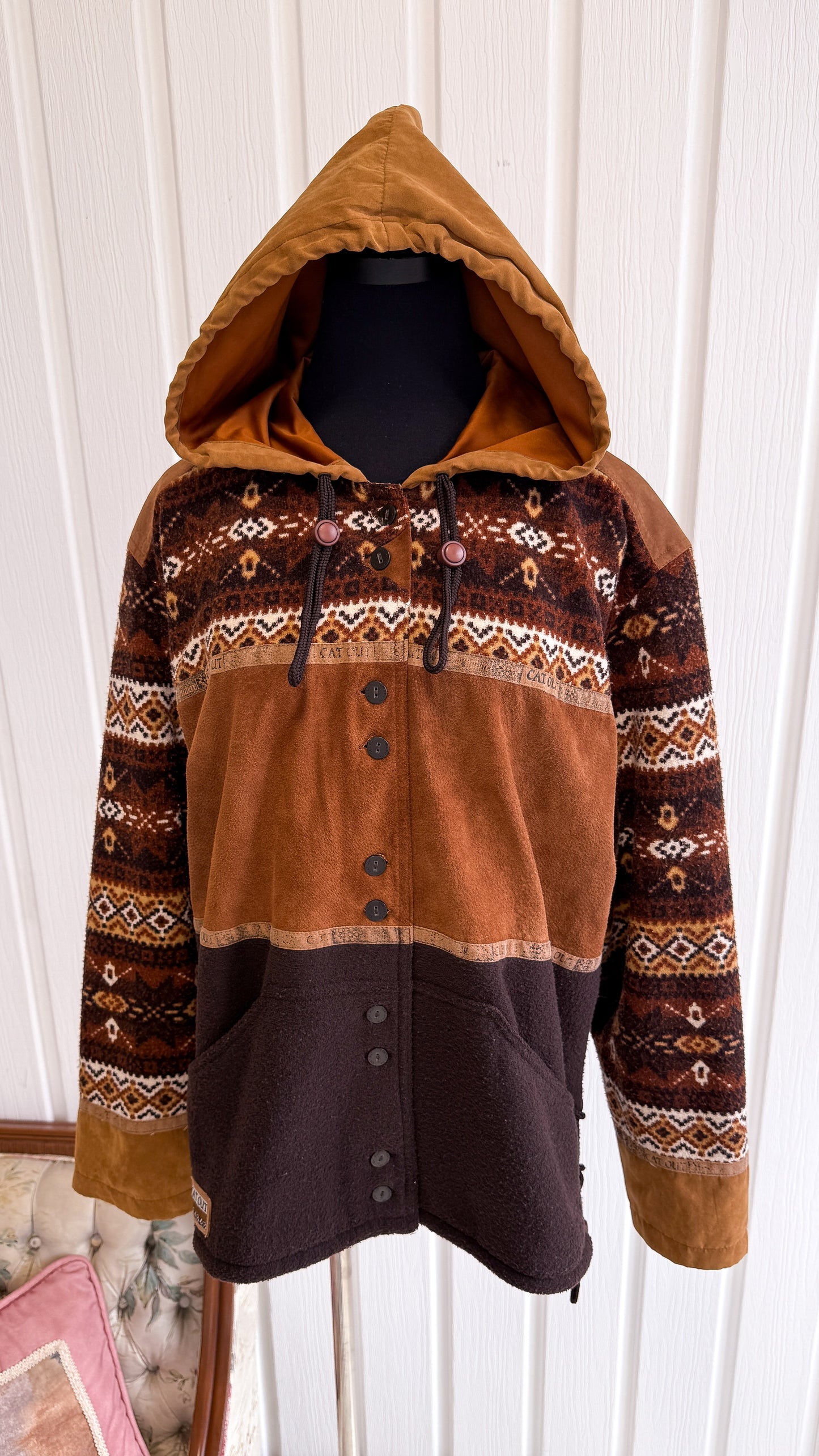 Manteau en suède brun à motifs- large