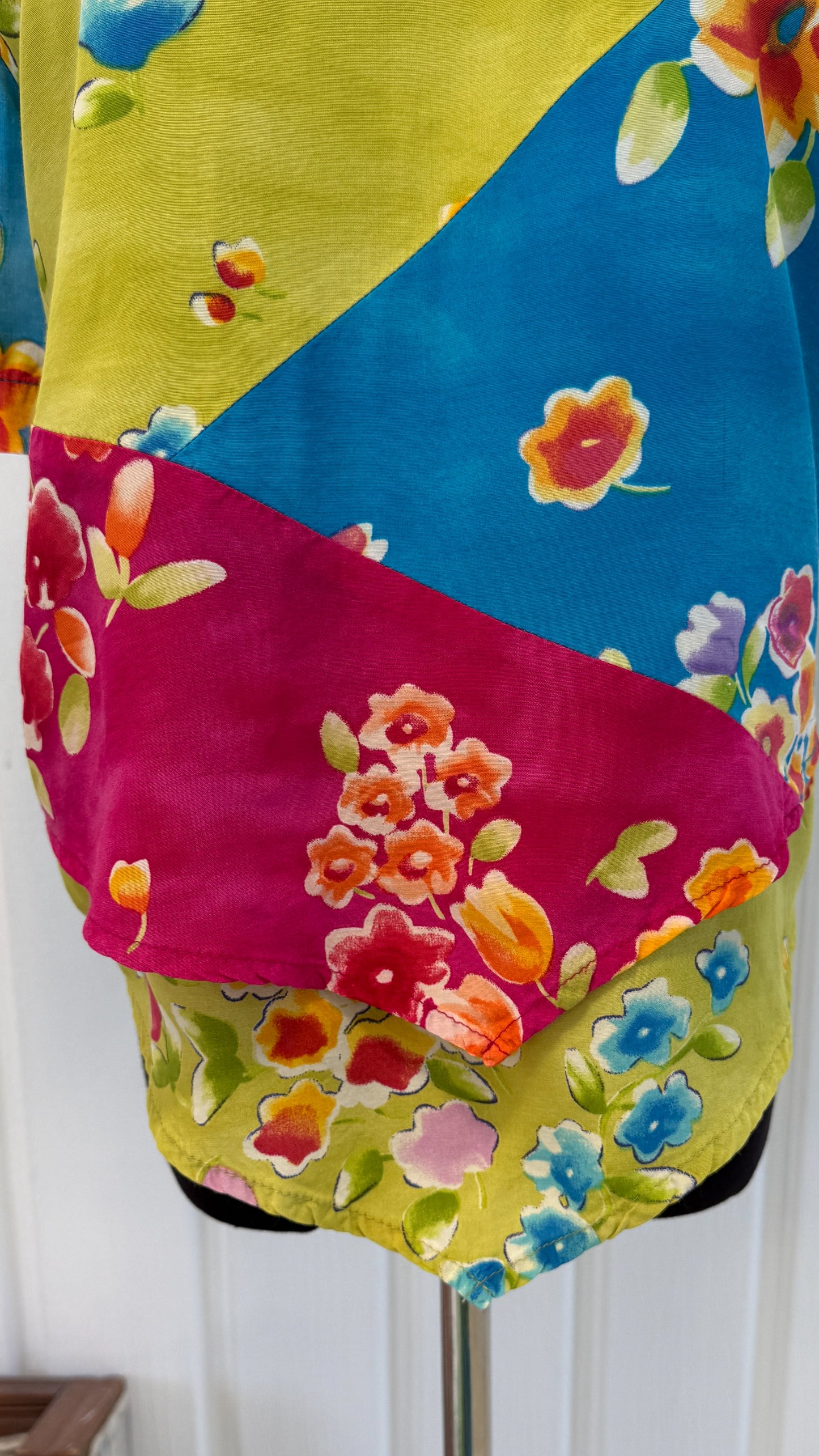 T-shirt multicolore fleuris- small
