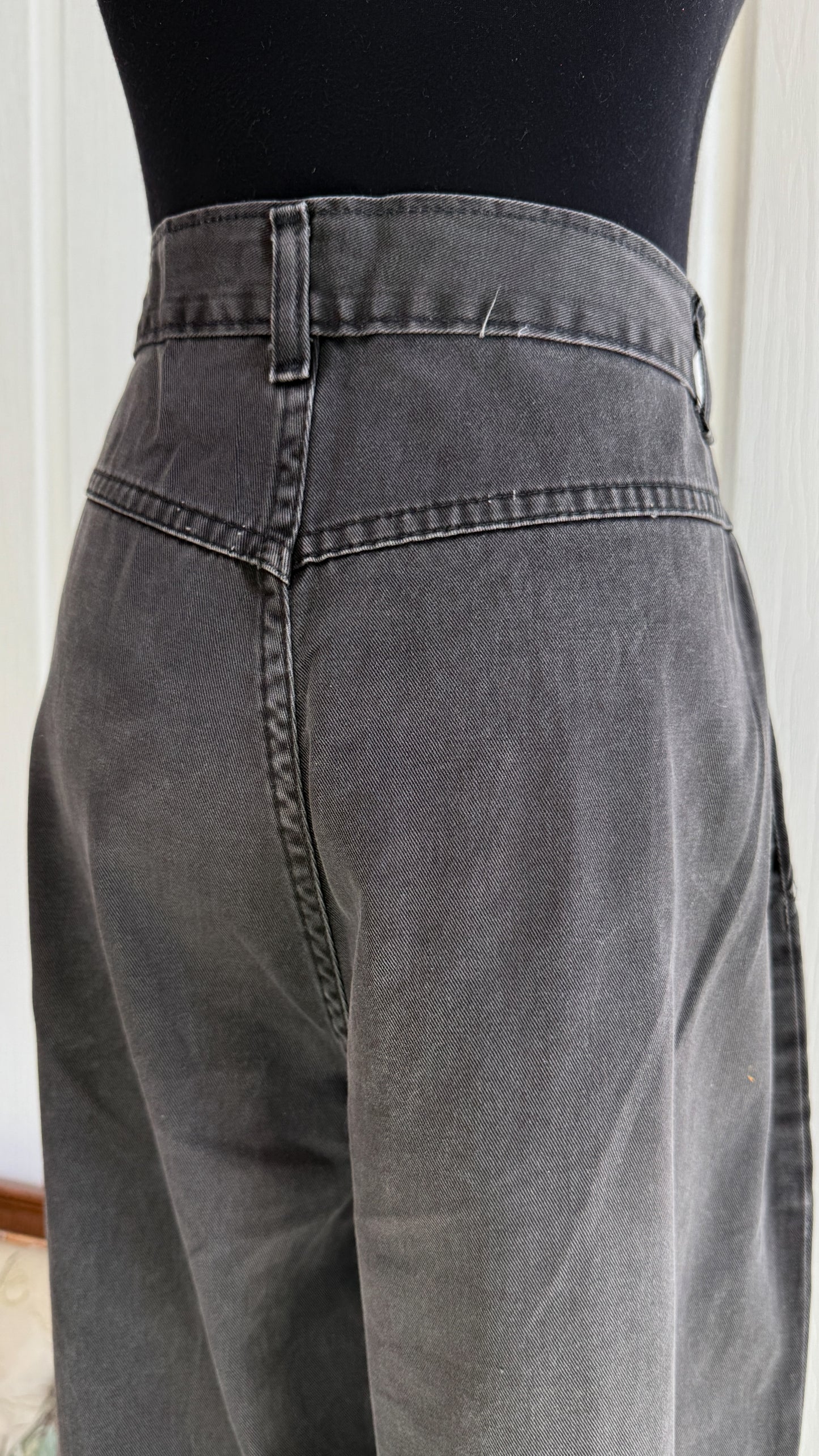 Jeans noir/gris à plis- large