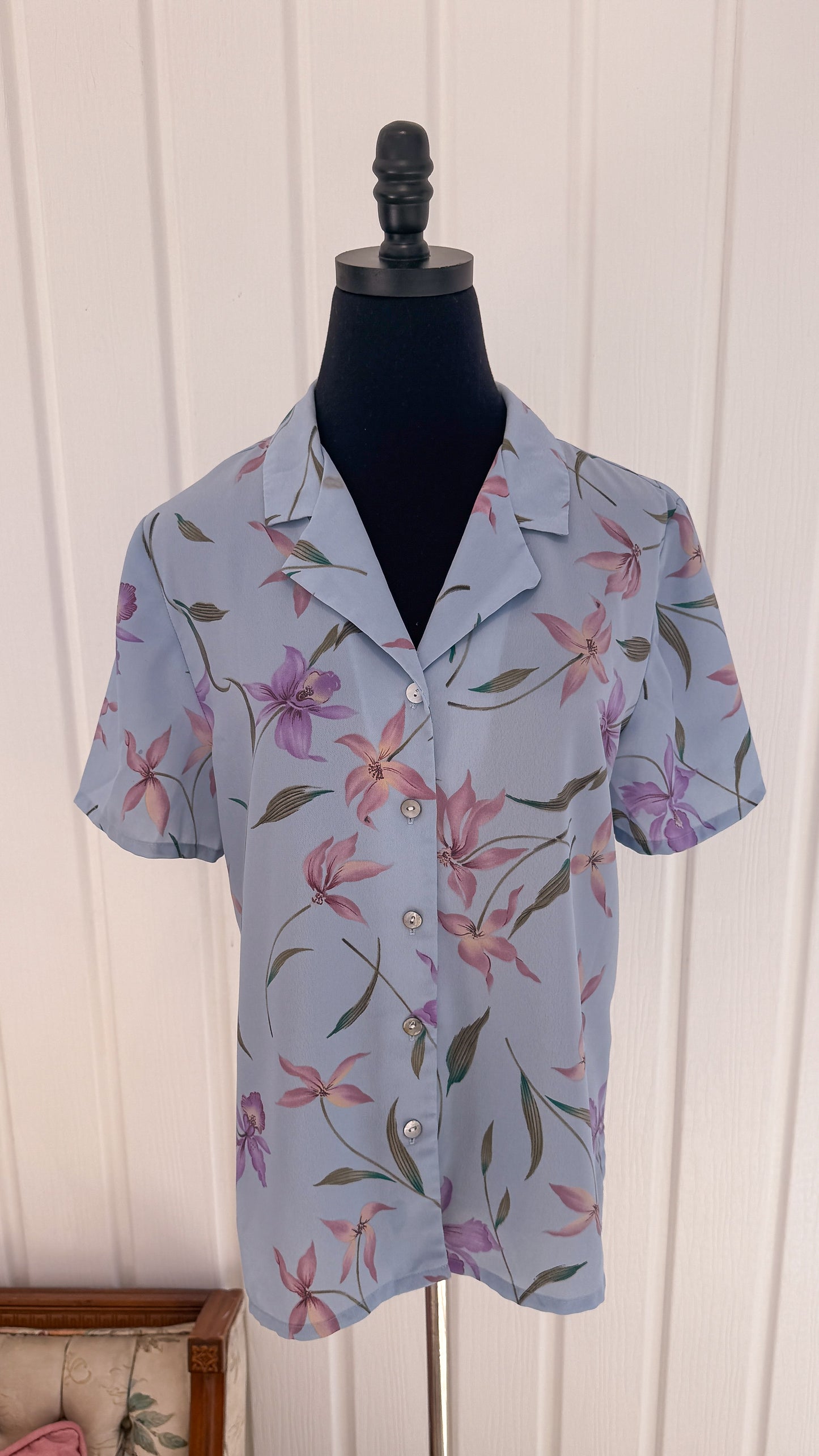Chemisier bleu fleuris mauve et rose- medium