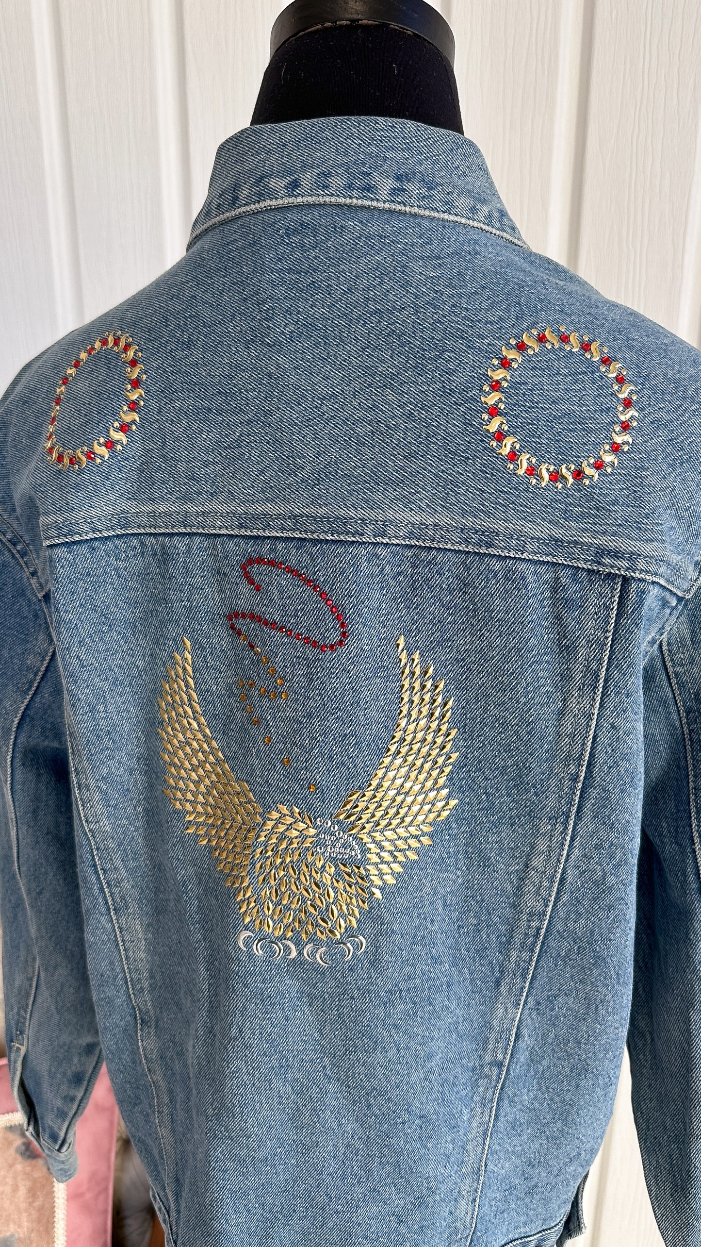 Embroidered denim jacket - medium