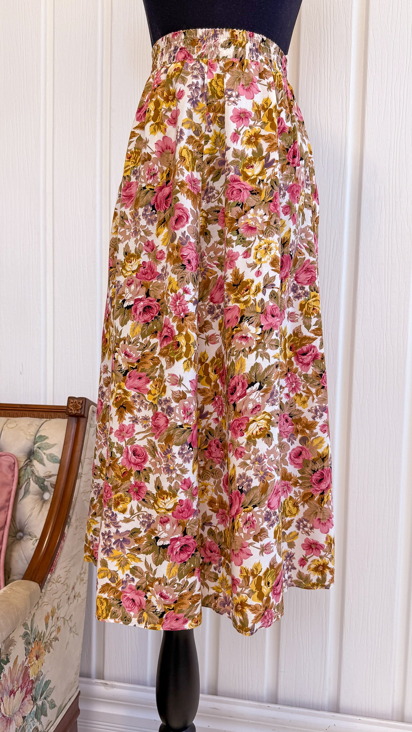 Jupe blanche fleurie rose et jaune- small