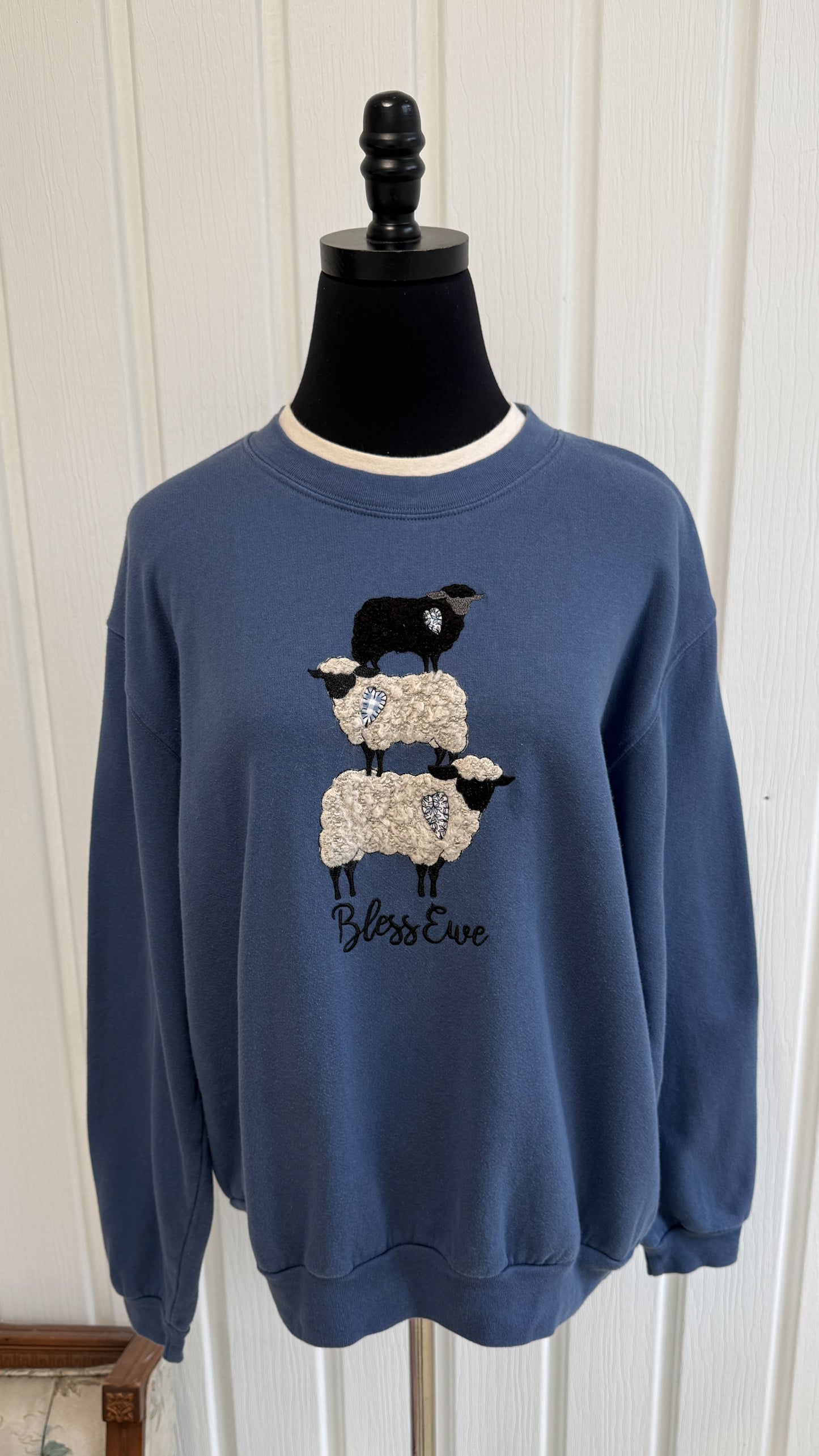 Chandail crewneck bleu moutons- large