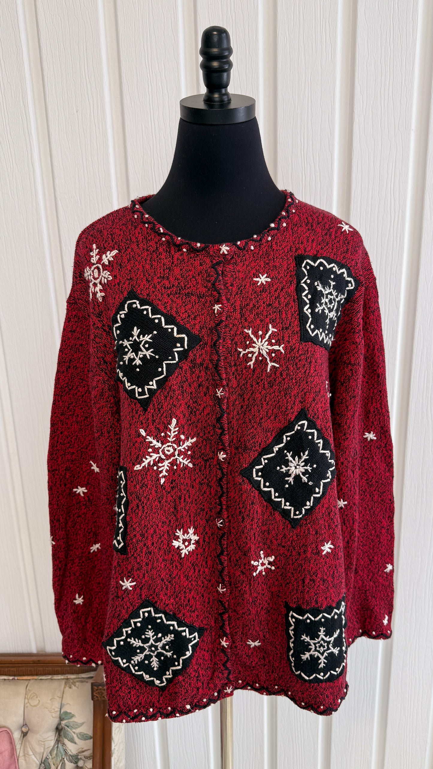 Chandail tricot rouge et noir flocons- large