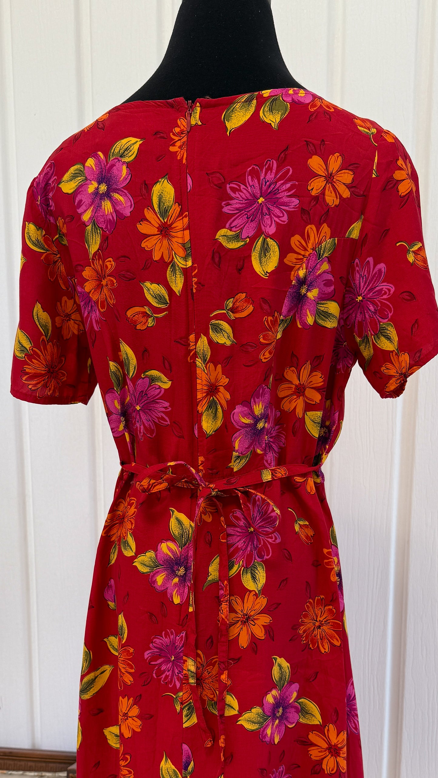 Robe rouge fleurie- small