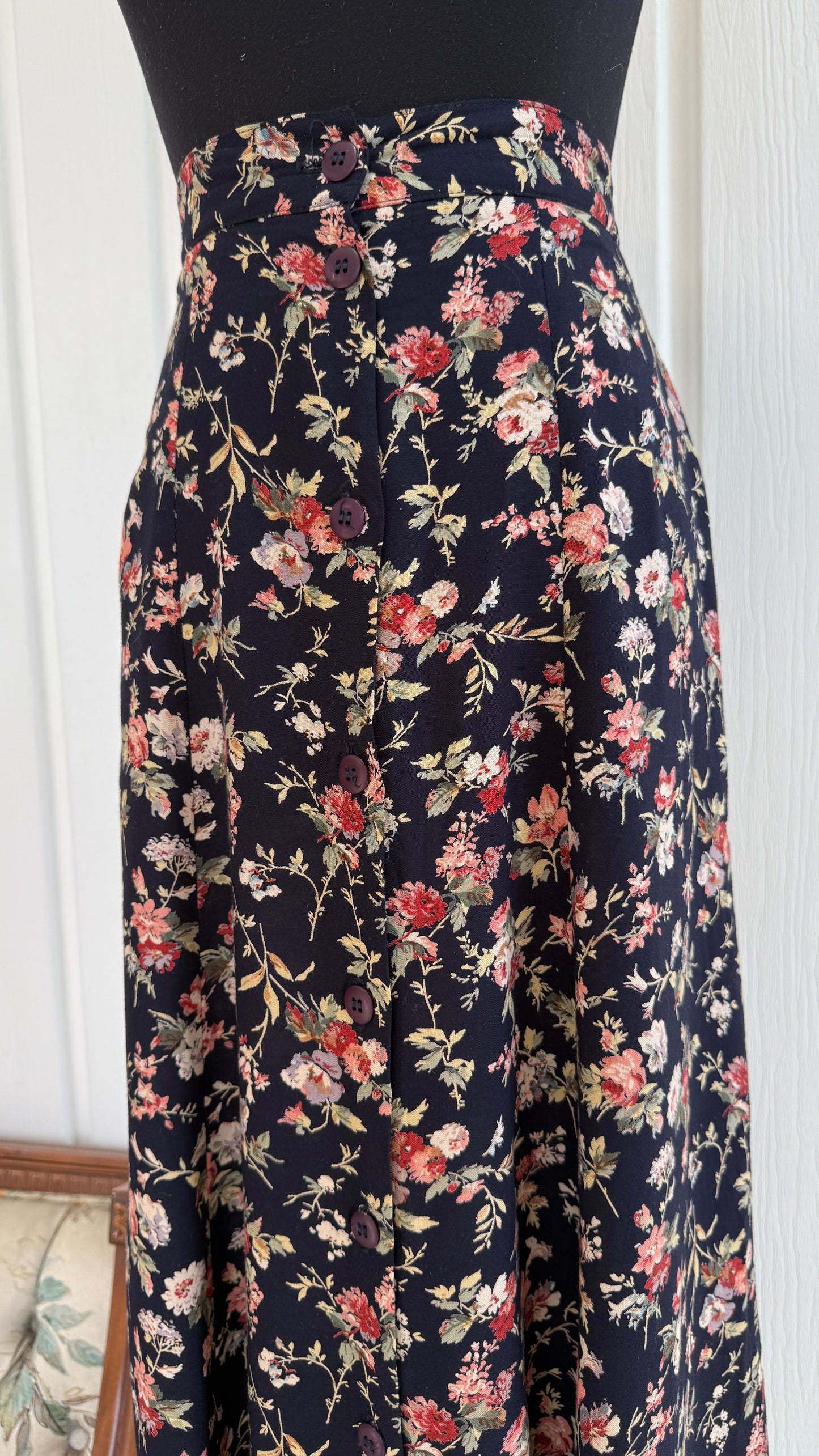 Jupe noir fleurie rose - small