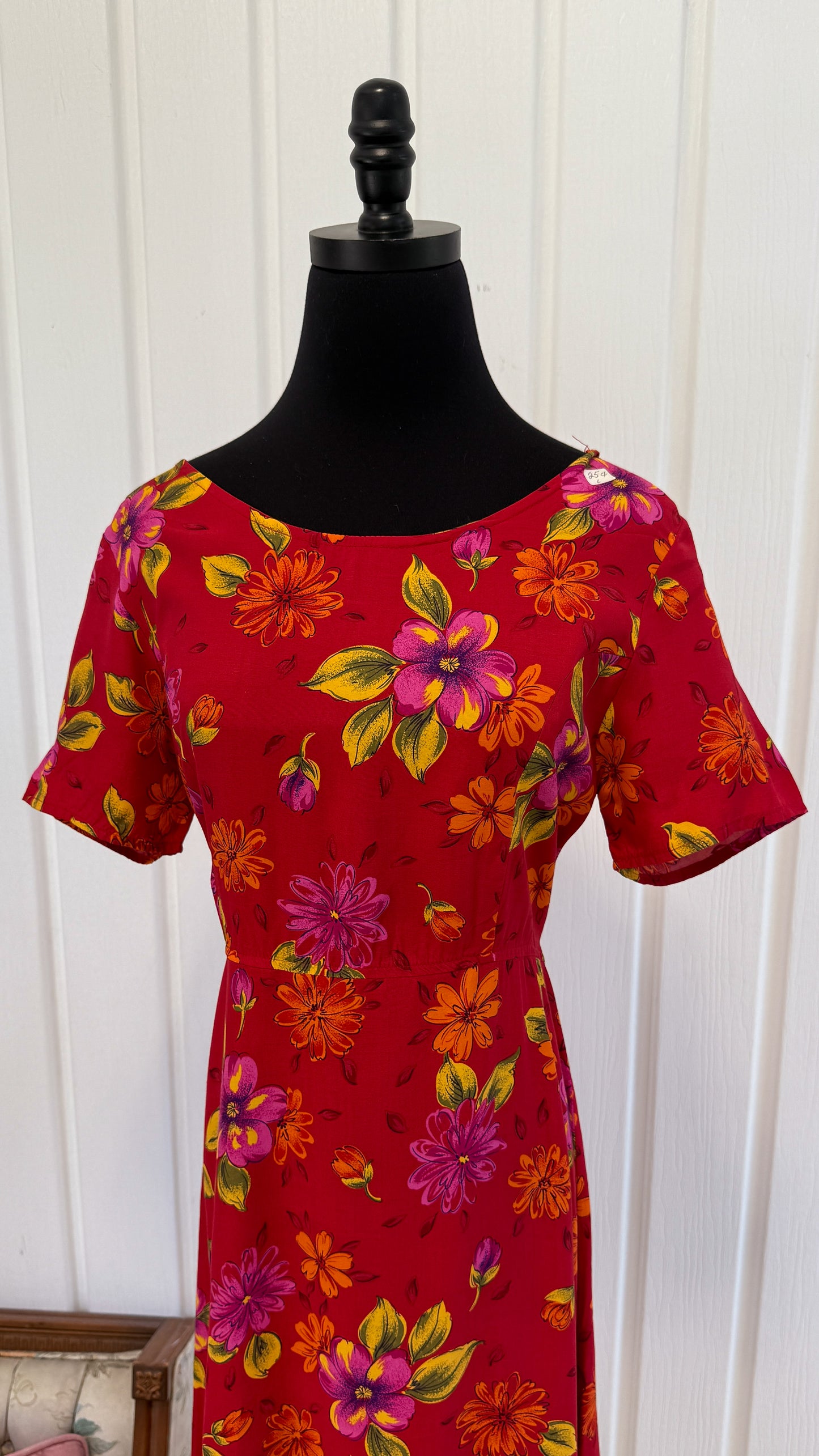 Robe rouge fleurie- small