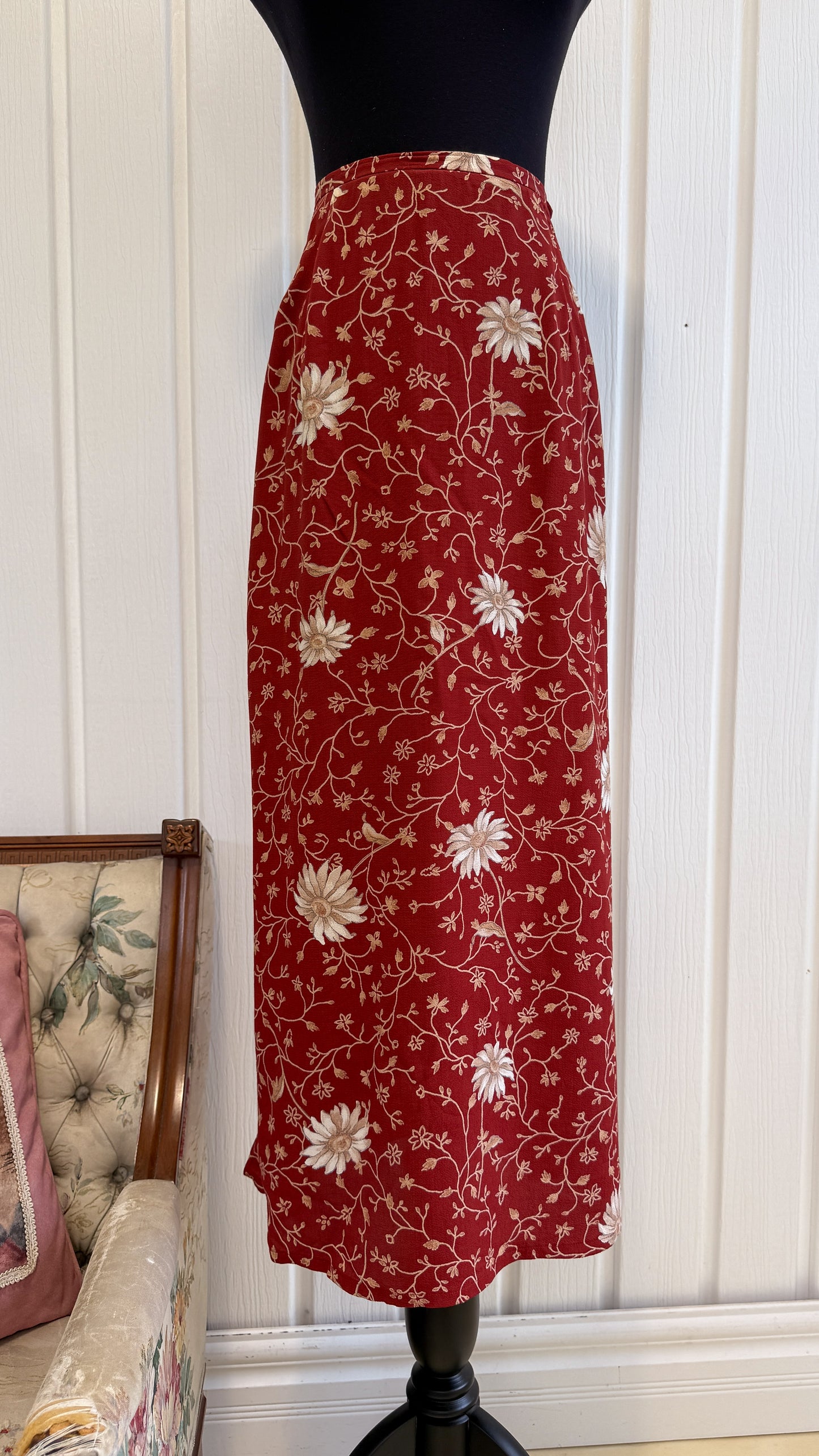 Jupe rouge fleuris blanc- small