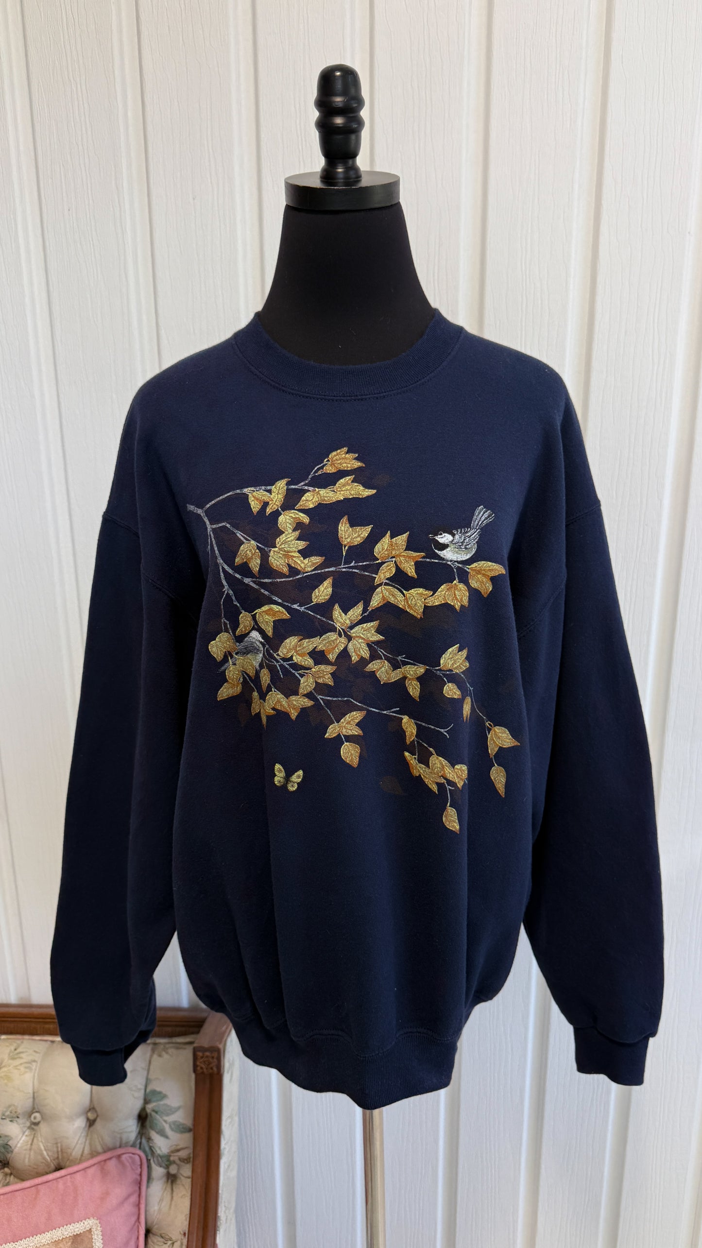 Chandail crewneck marine branche et mésanges- medium