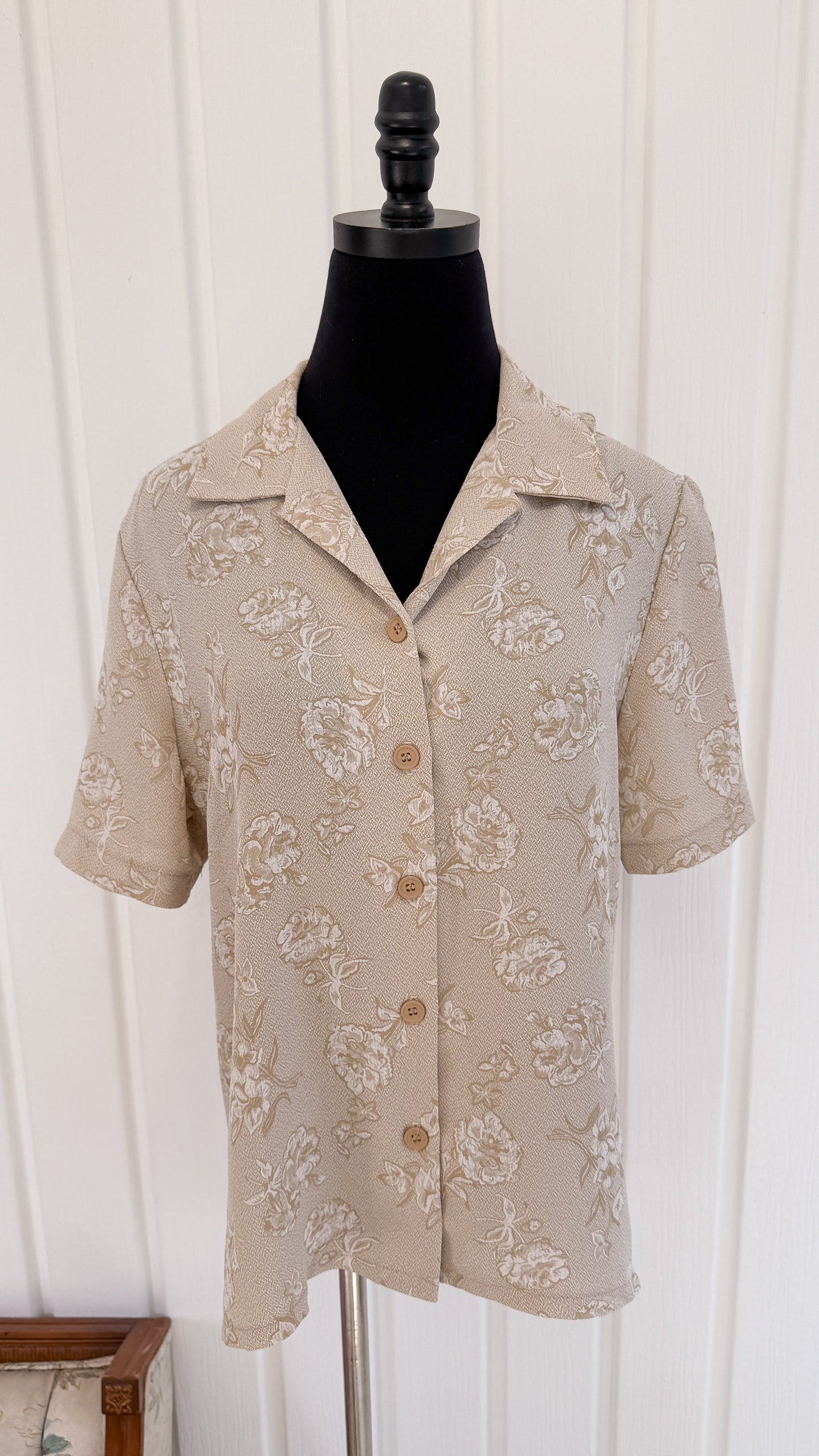 Beige floral blouse - medium