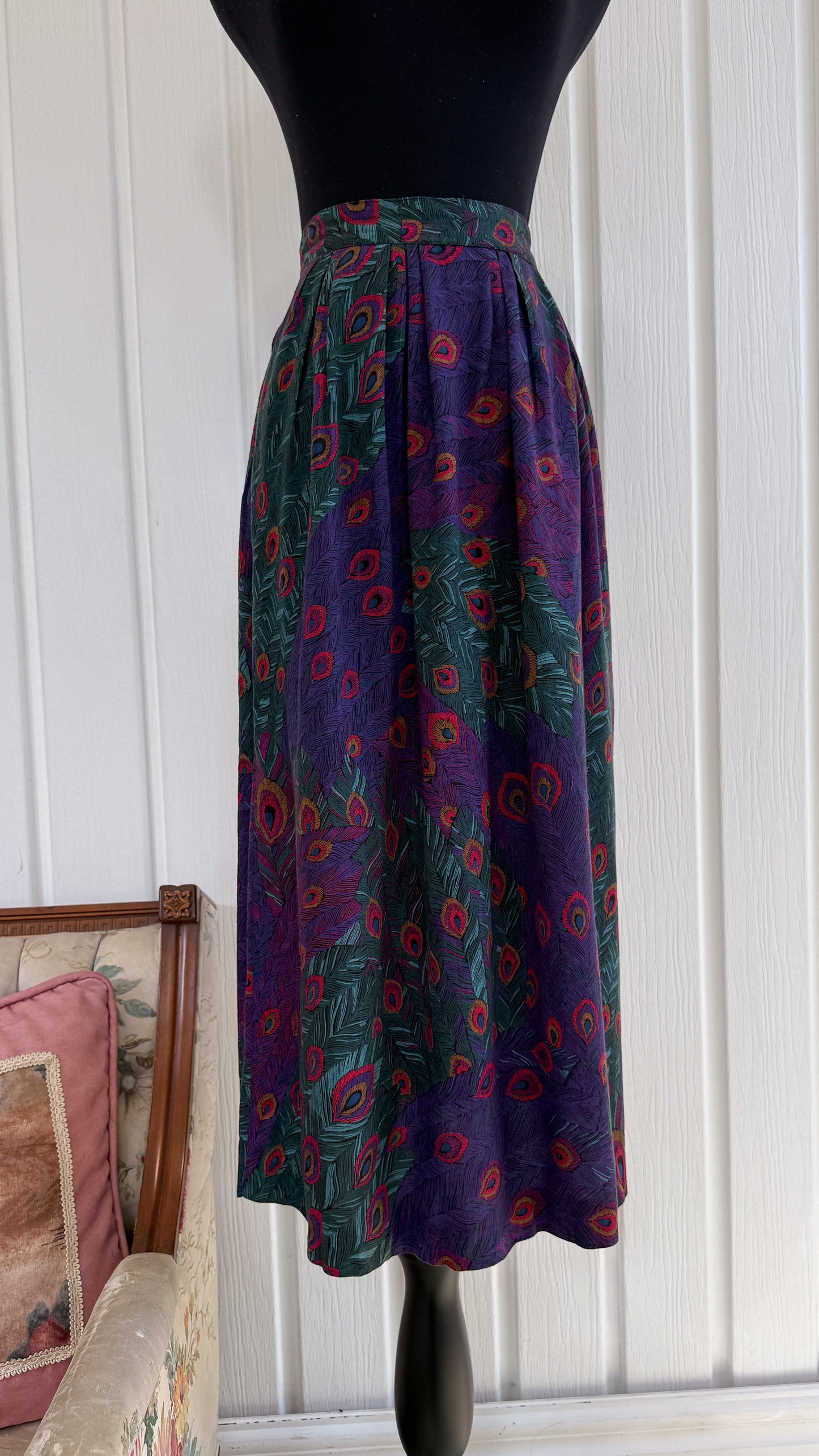Jupe mauve motifs paon- small