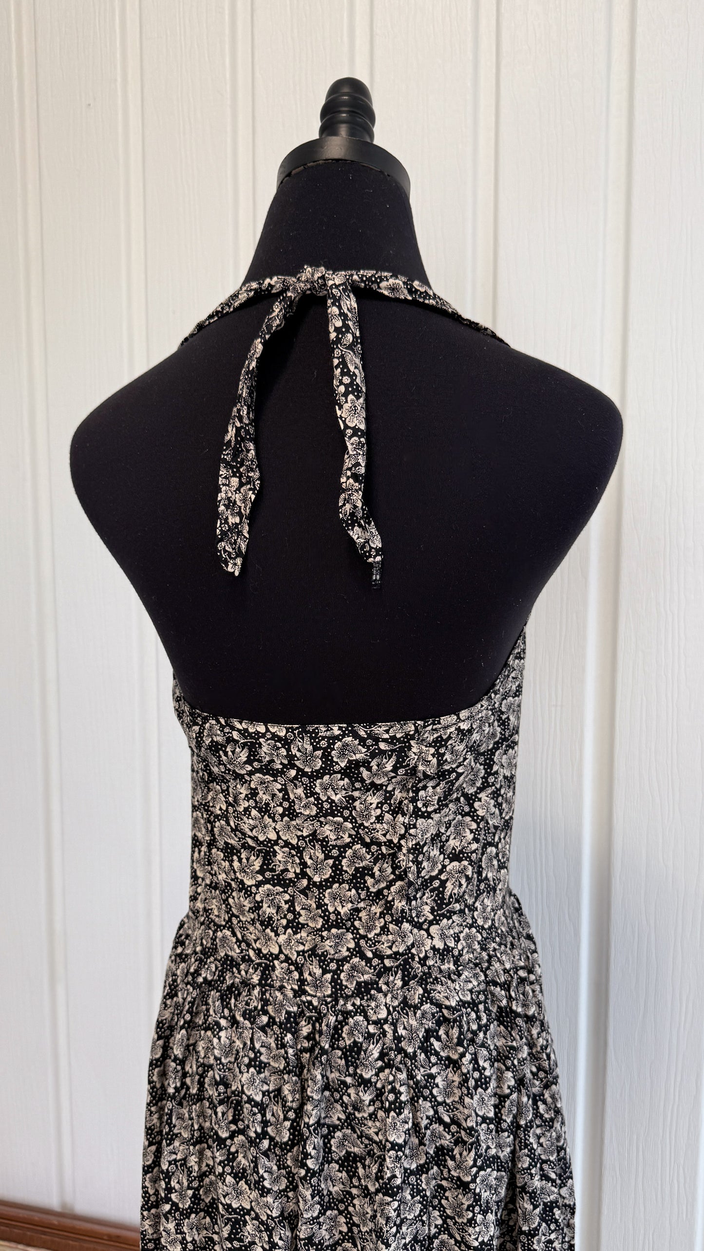 Robe licou noire fleurie beige- small