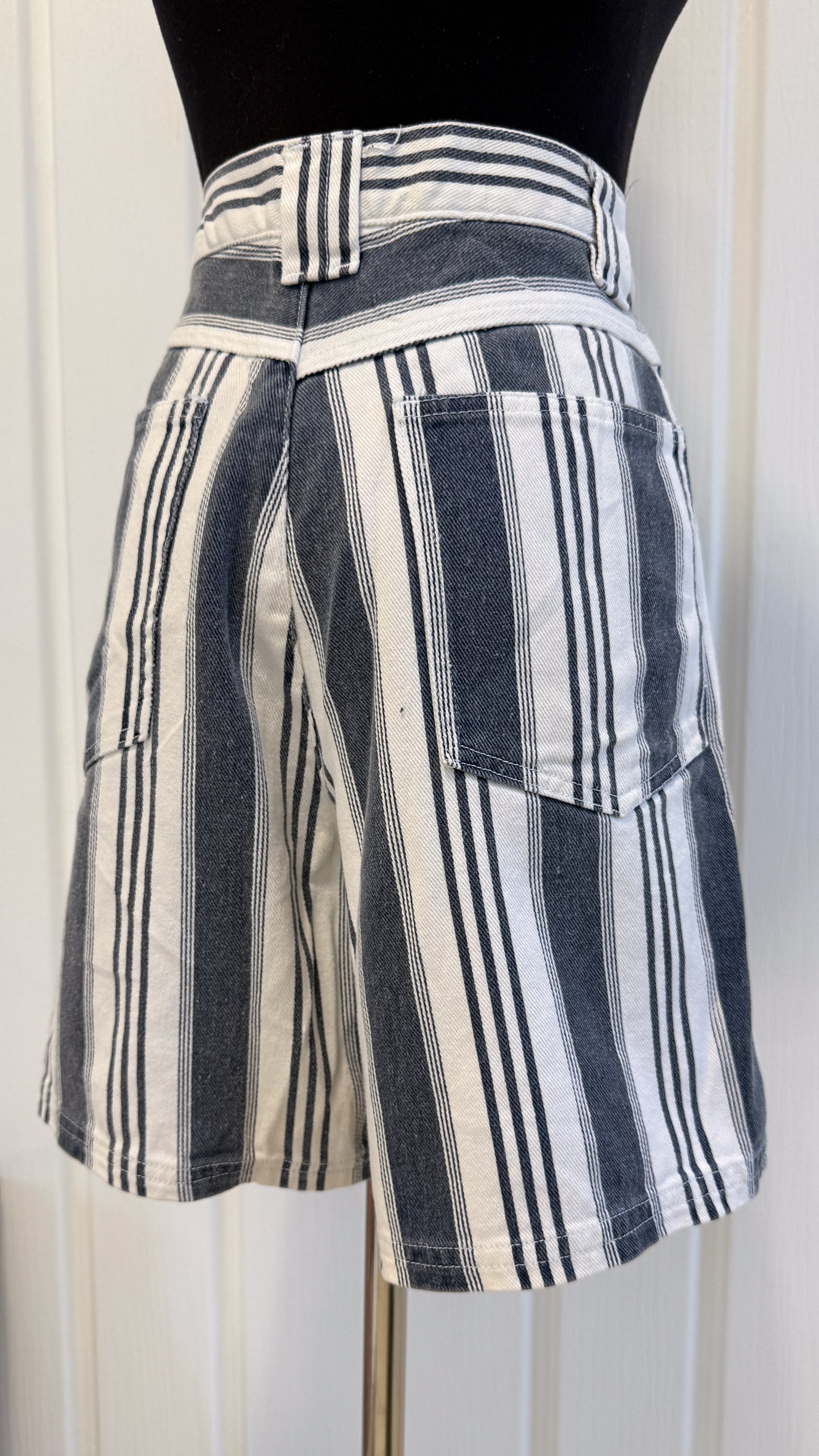 Shorts en jeans blanc rayé- small