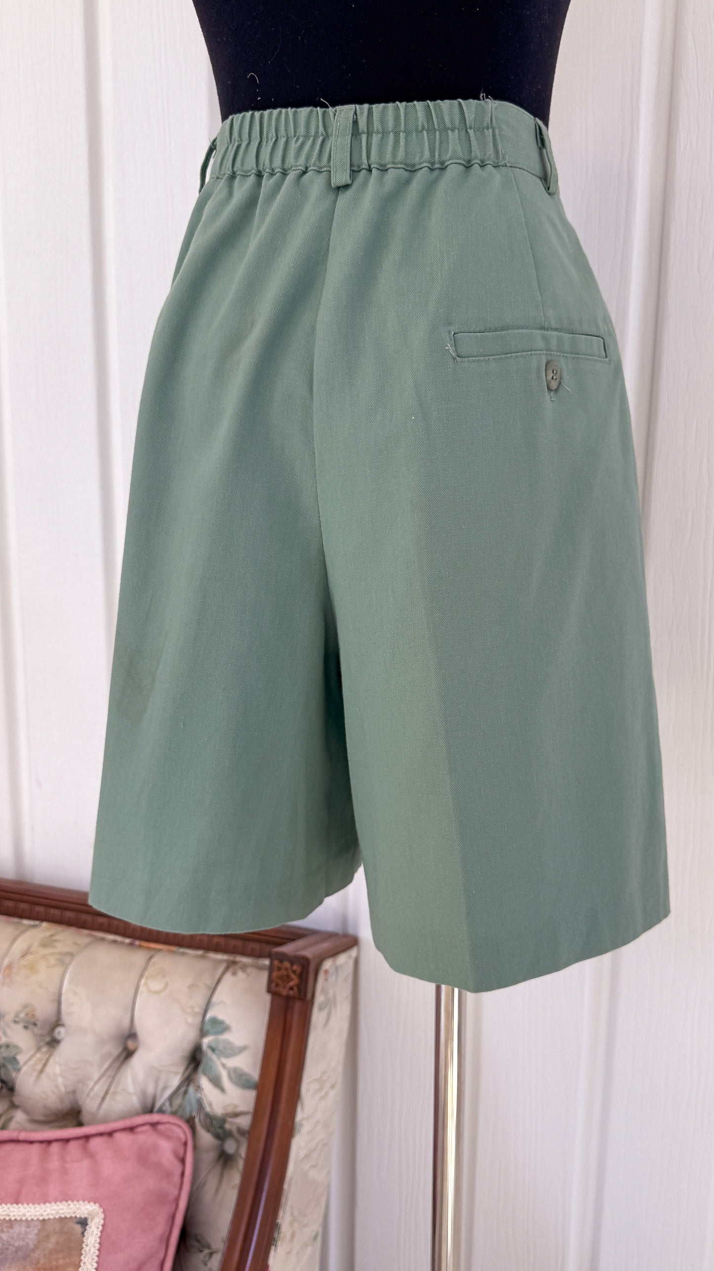 Mint green Bermuda shorts - small