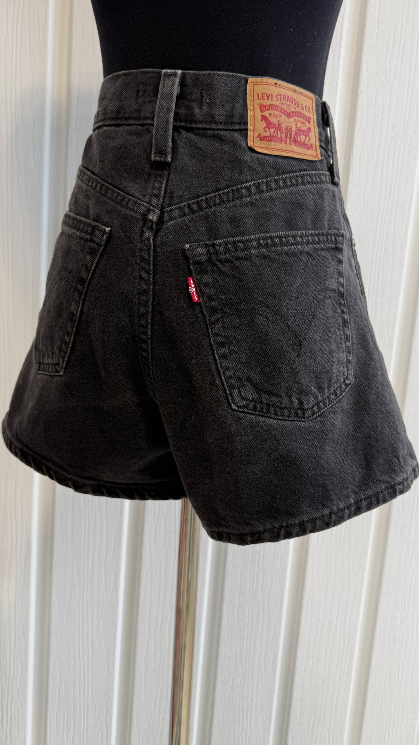 Black Levi's denim shorts - small