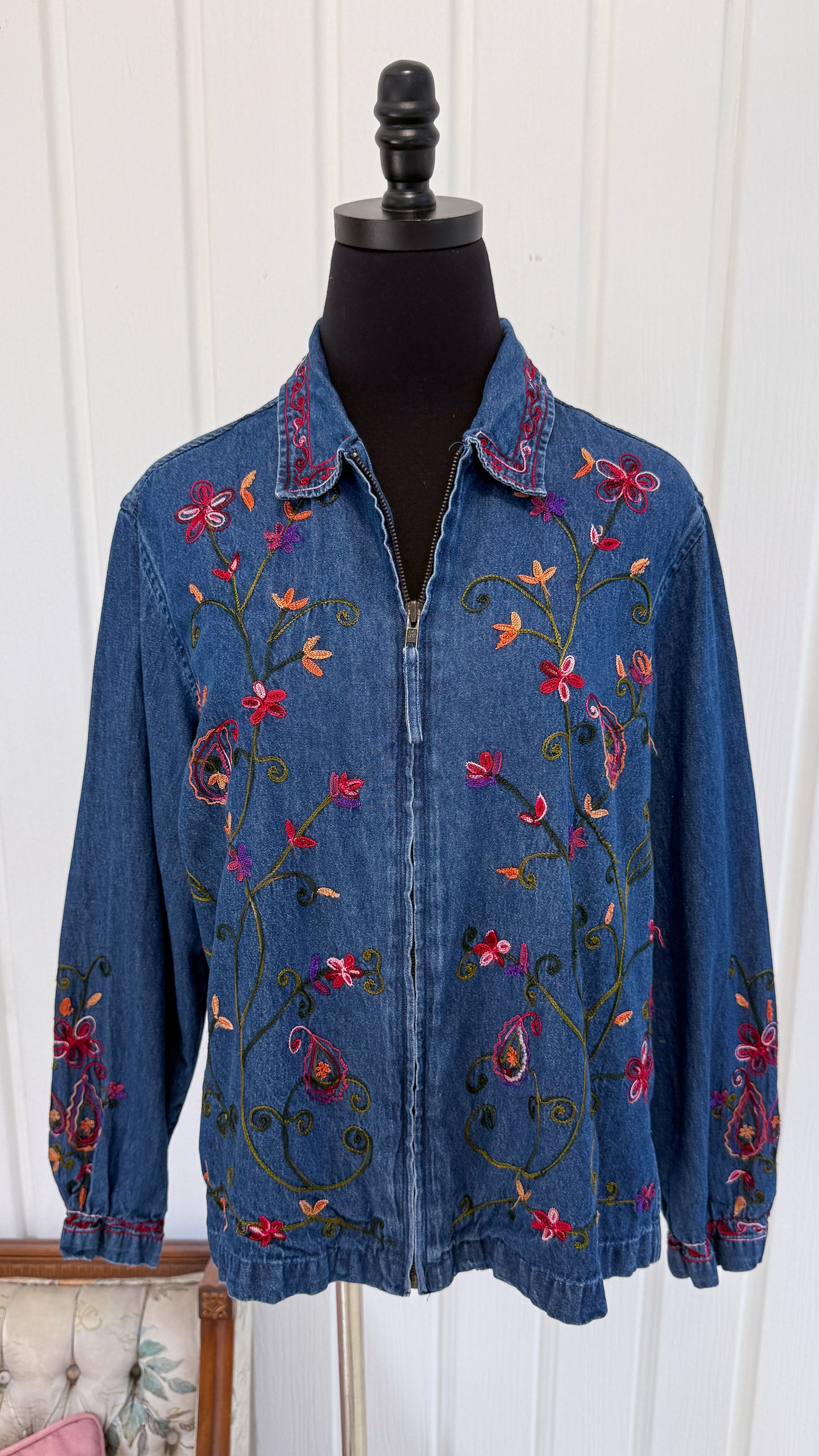 Veste en jeans broderies fleuries- medium