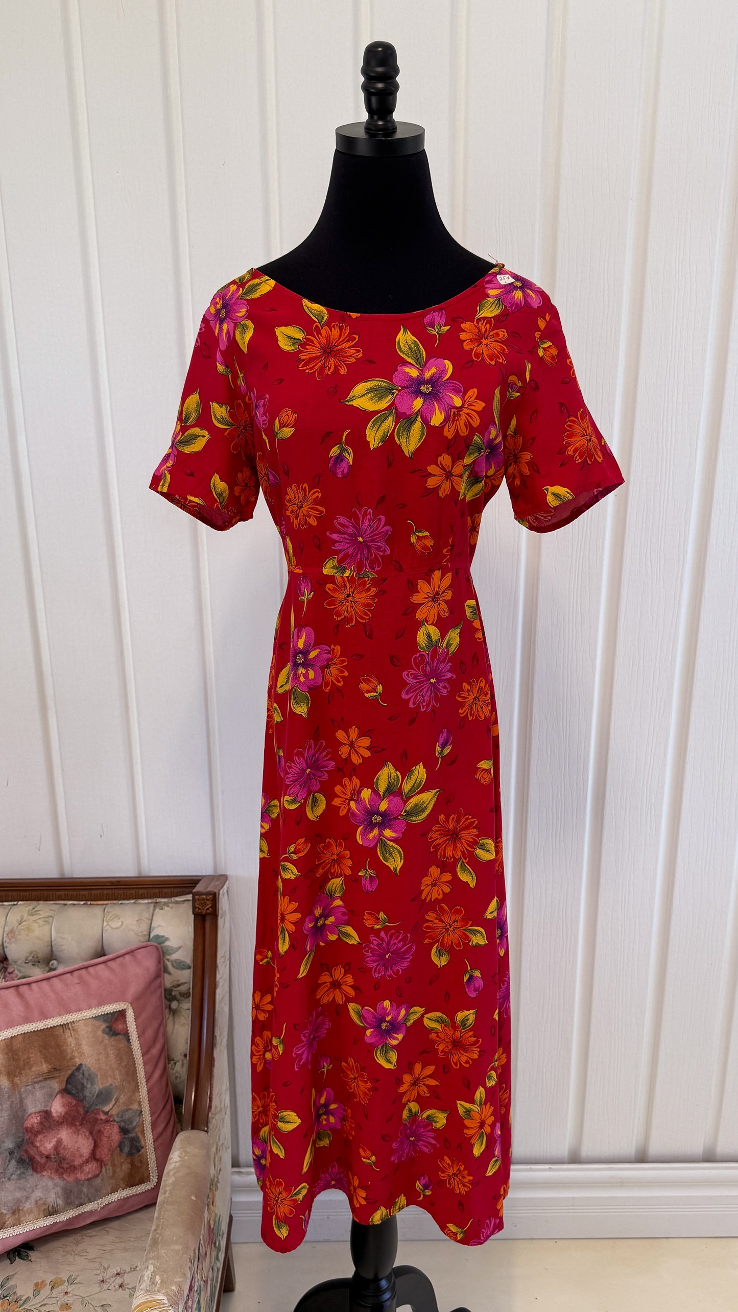 Robe rouge fleurie- small