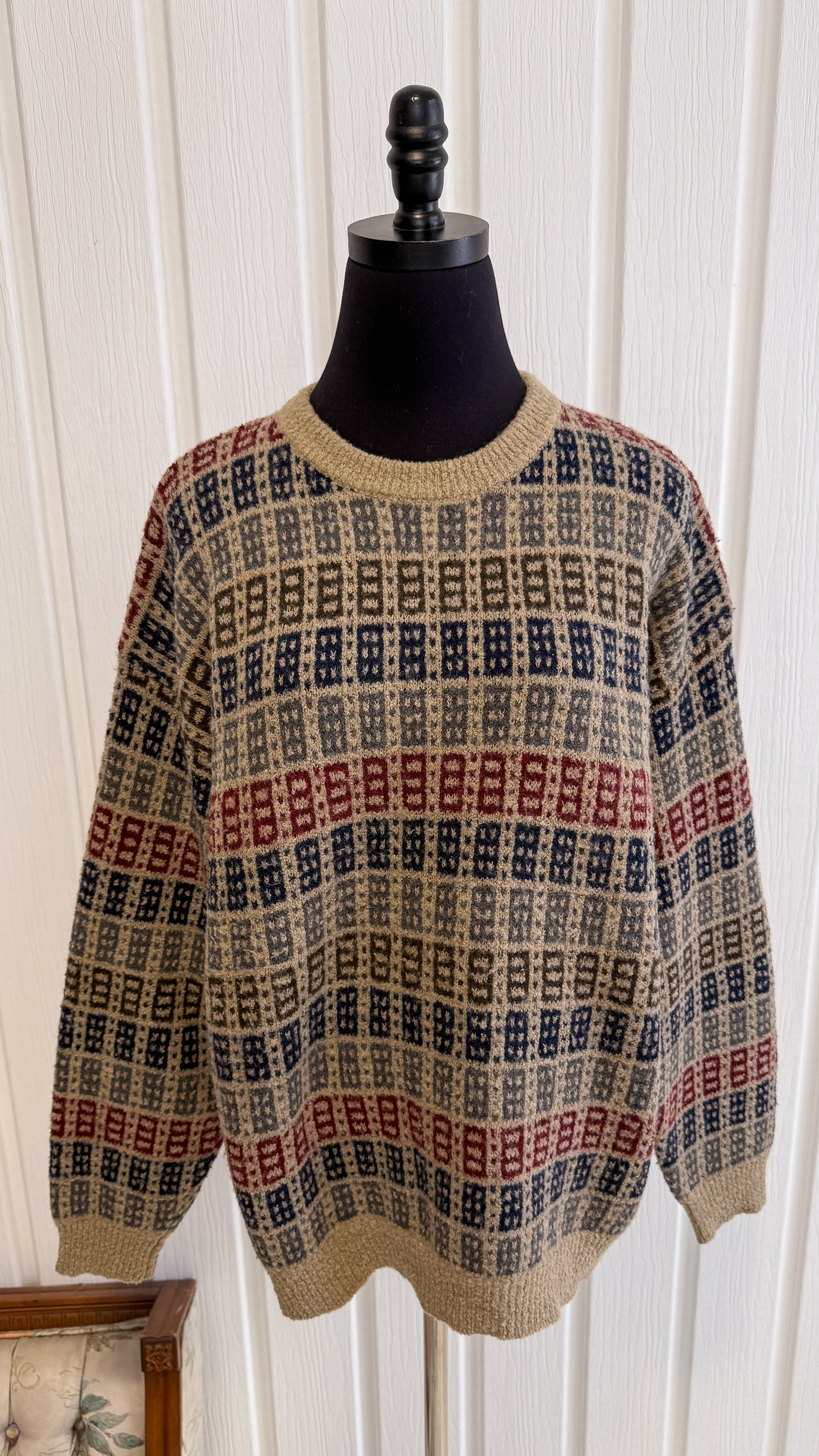 Chandail tricot beige motifs carrés- large