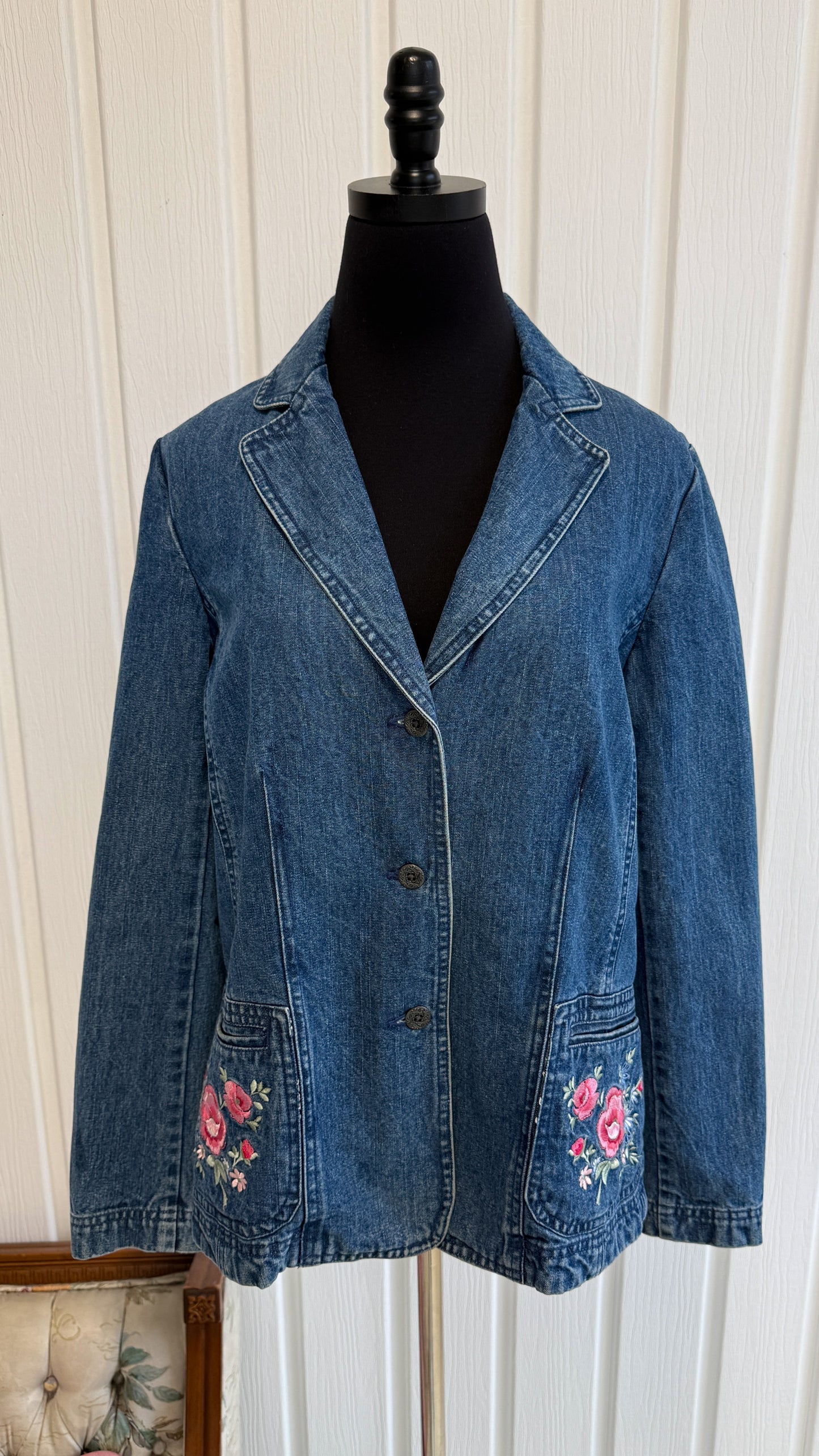 Veste en jeans brodée fleurie- medium