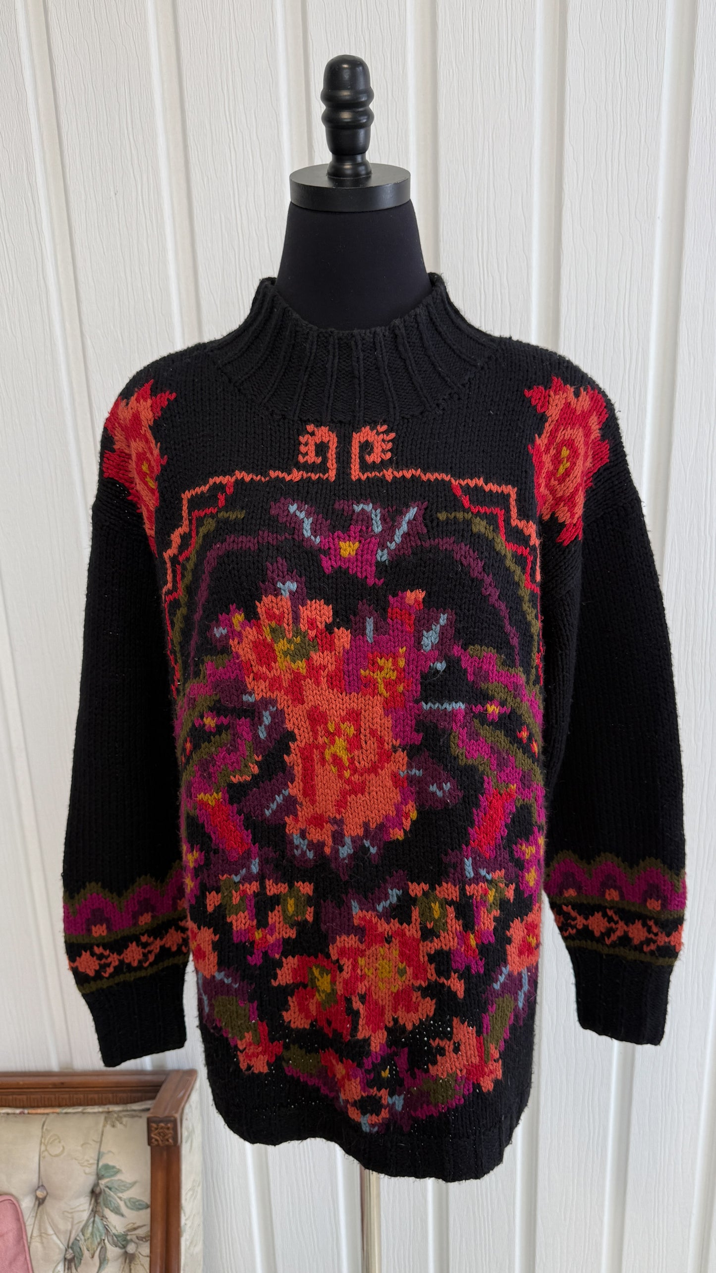 Chandail tricot noir fleuris- medium