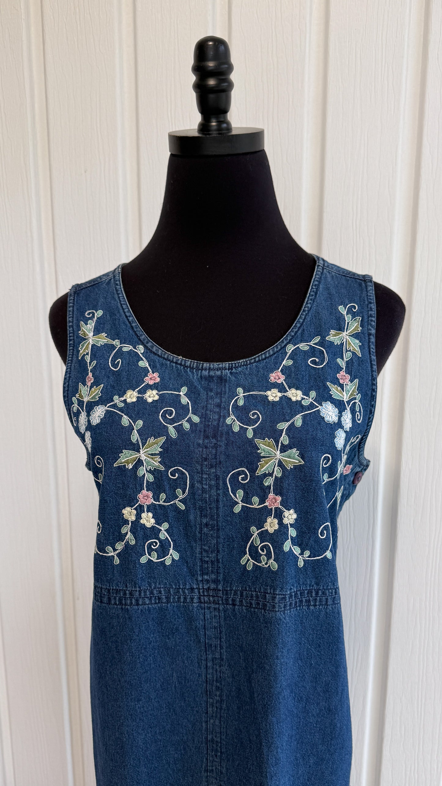 Robe en jeans brodée fleurie- large