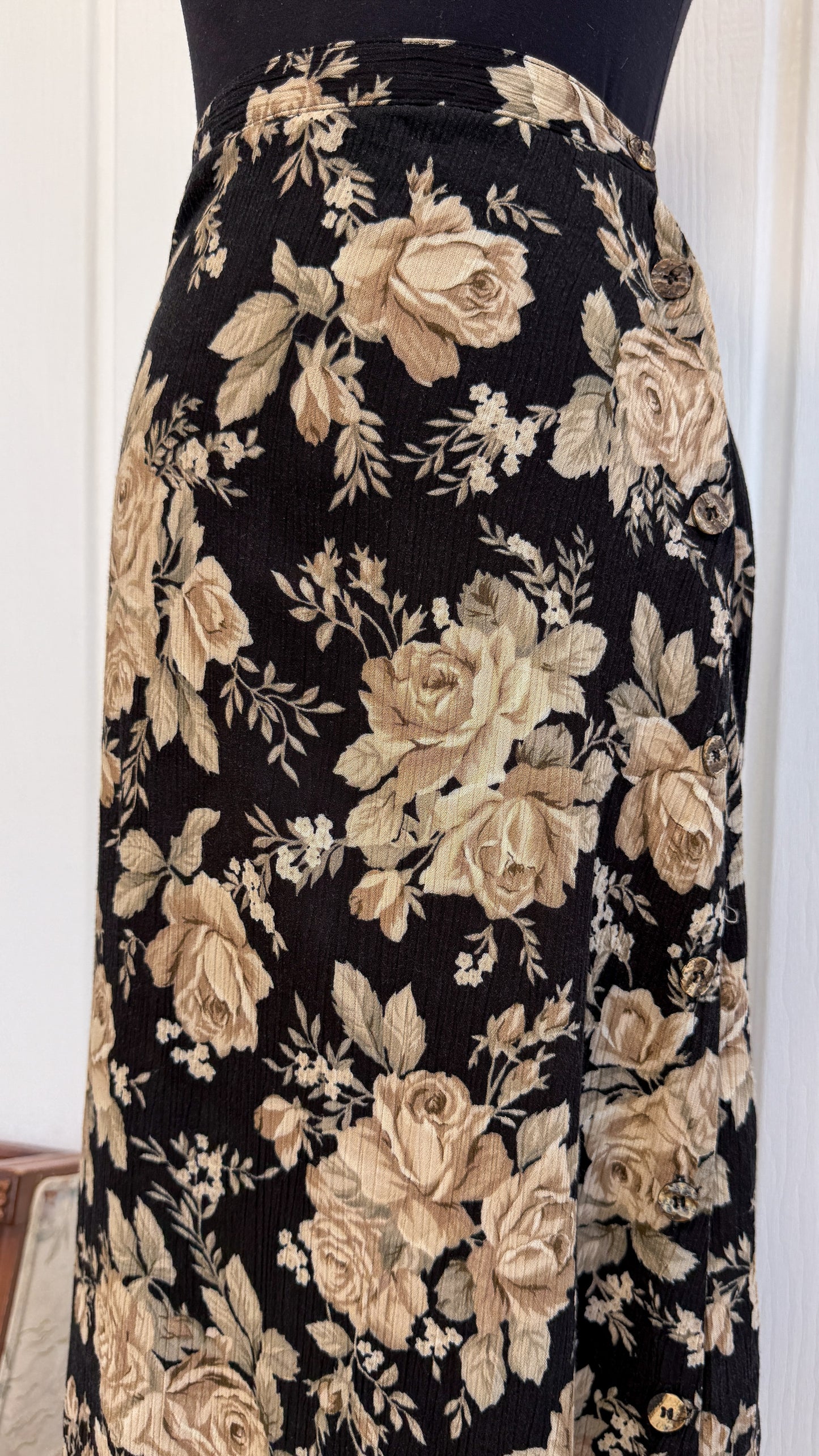 Jupe fleurie noir et beige- large