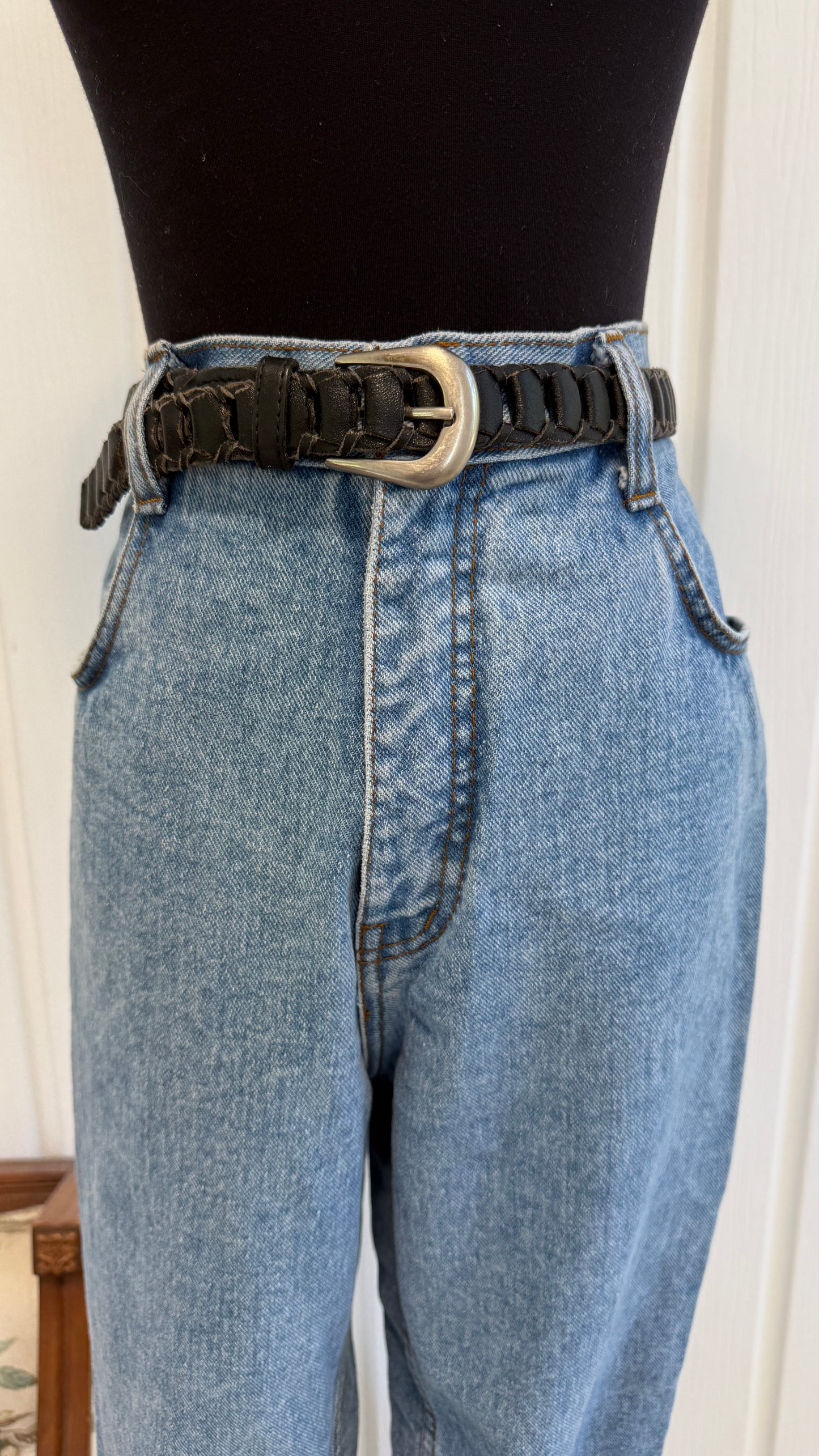 Ceinture en cuir noire tressée- medium