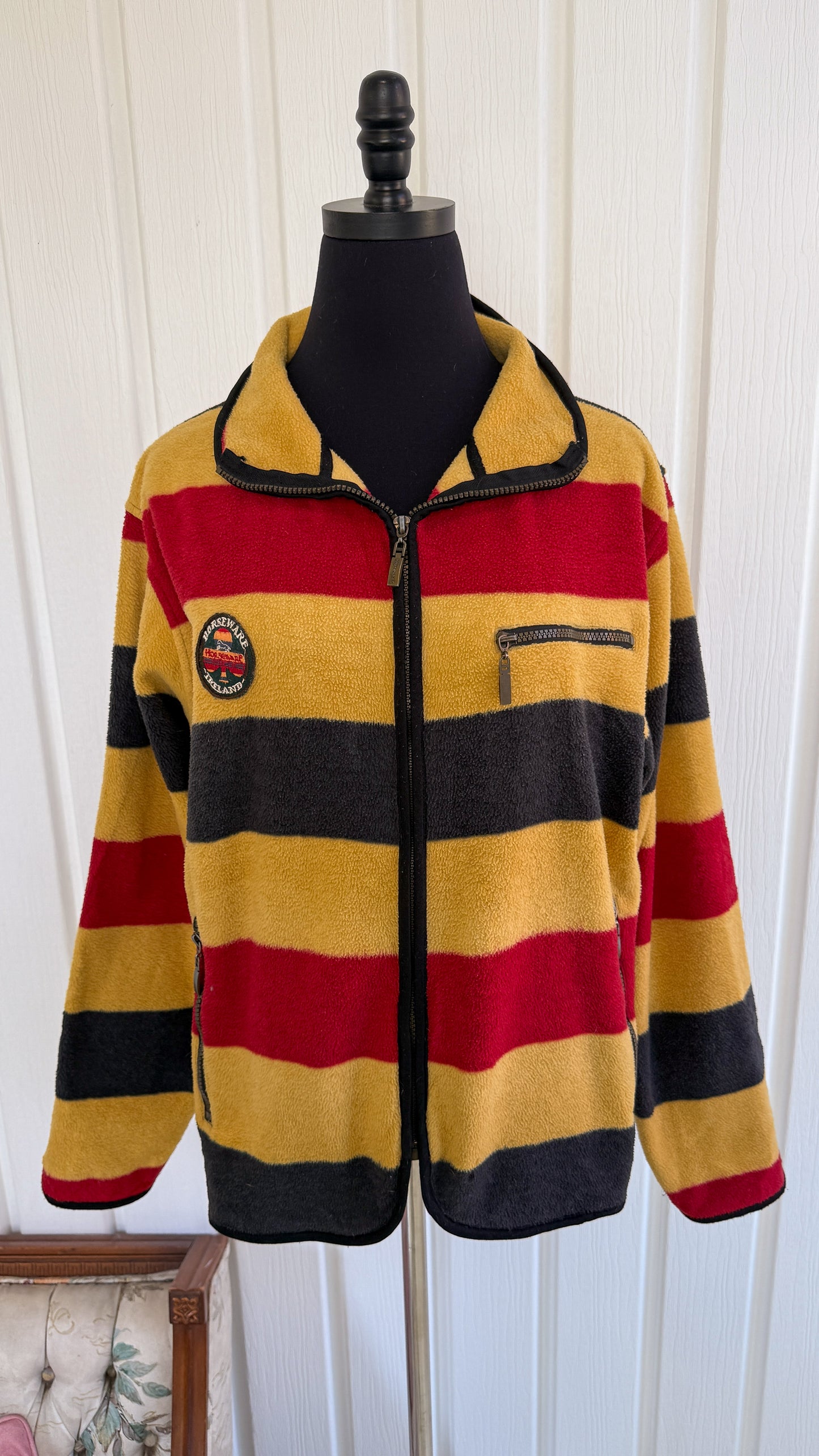 Veste en polar rayé jaune,rouge et noir- medium