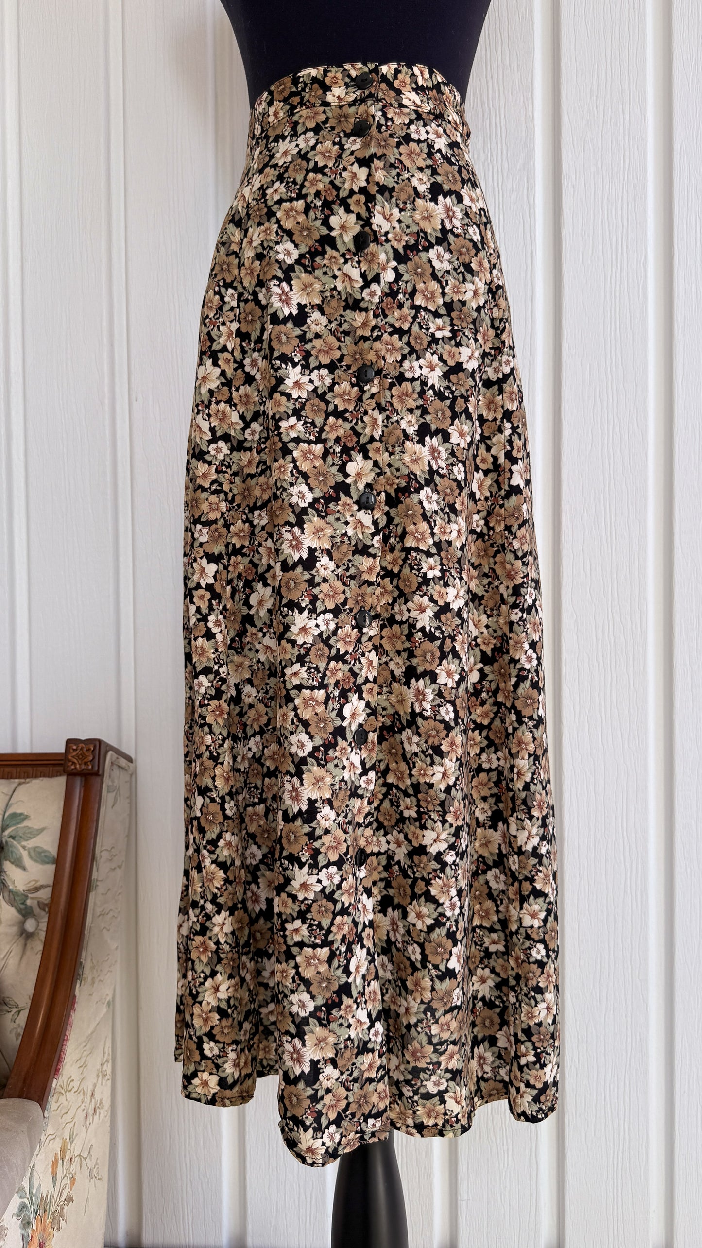 Jupe noire fleurie beige - medium