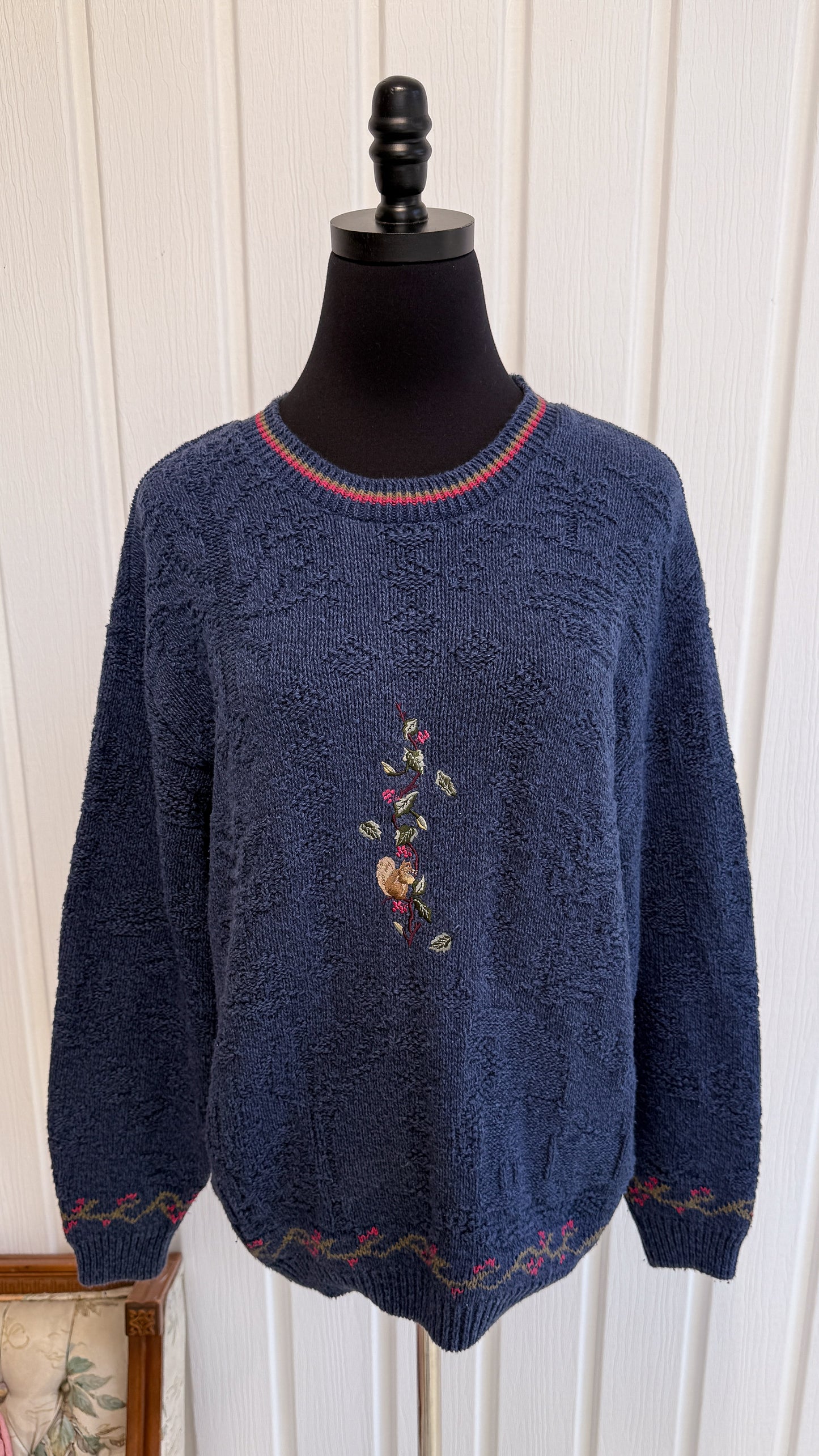 Chandail tricot bleu écureuil- medium