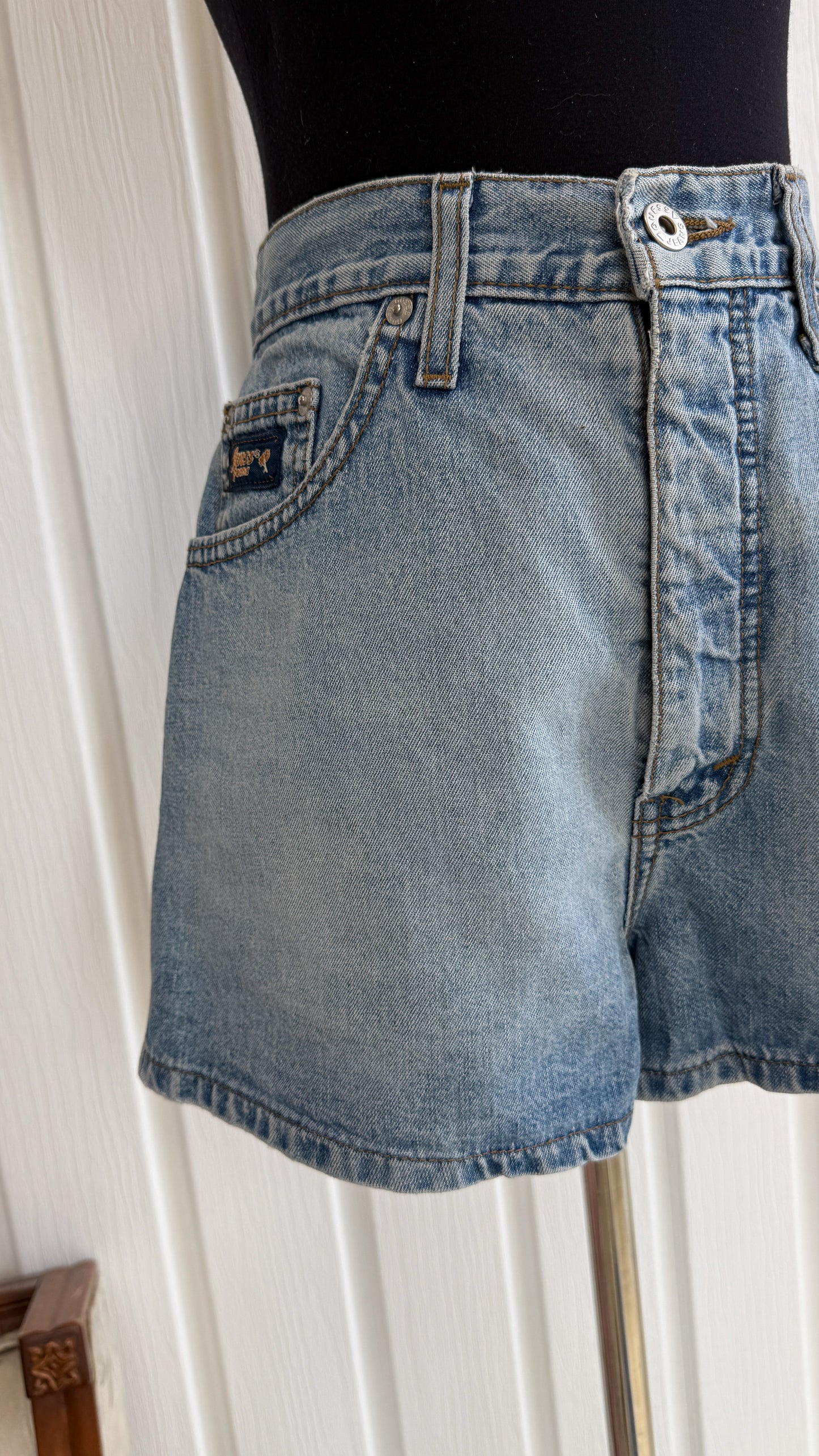 Guess denim shorts - medium