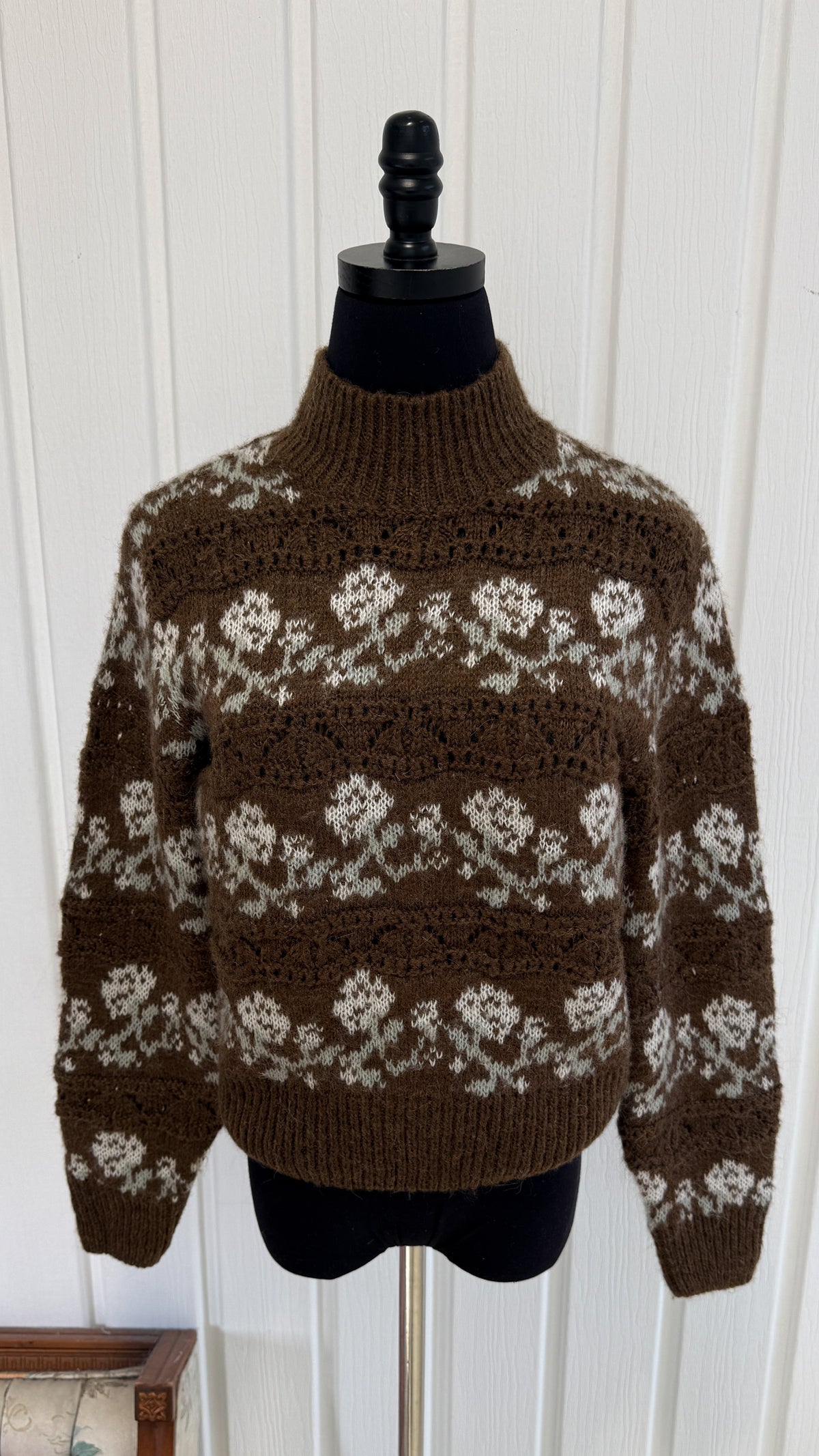 Chandail tricot brun fleuri - small