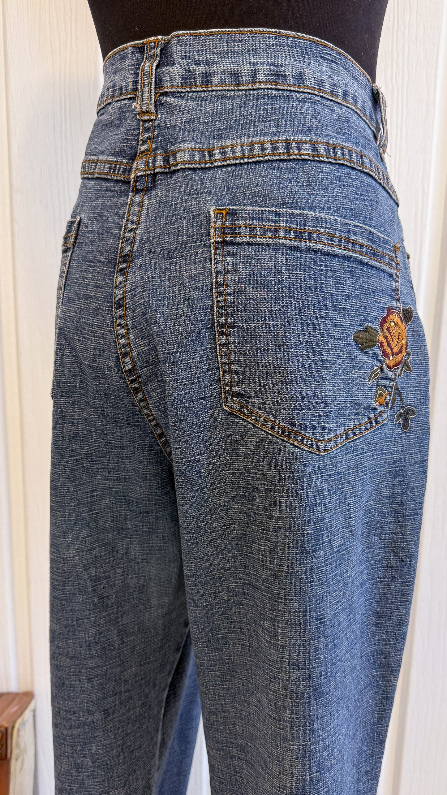 Jeans brodée pattes éléphants- large