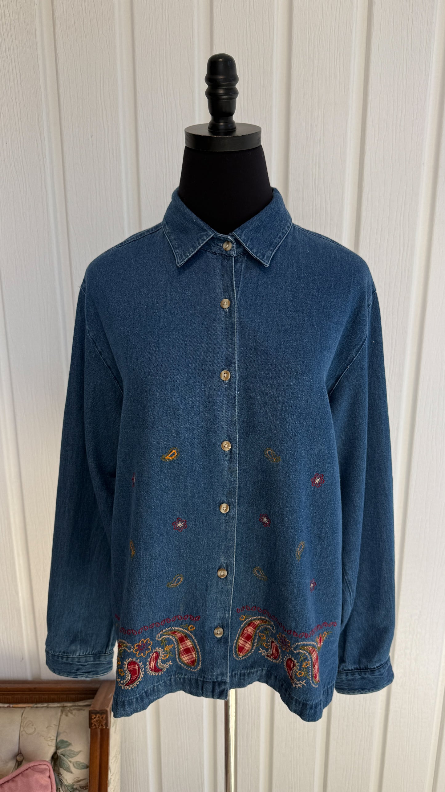 Chemisier en denim broderies fleuris- medium