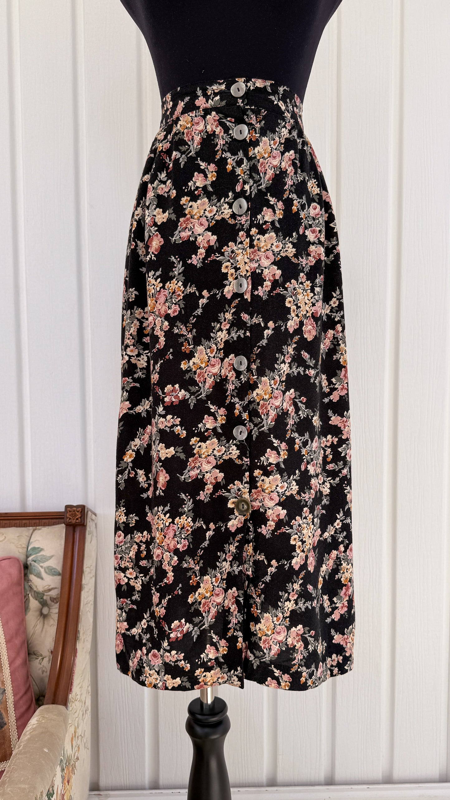 Jupe noire fleurie rose et beige- large