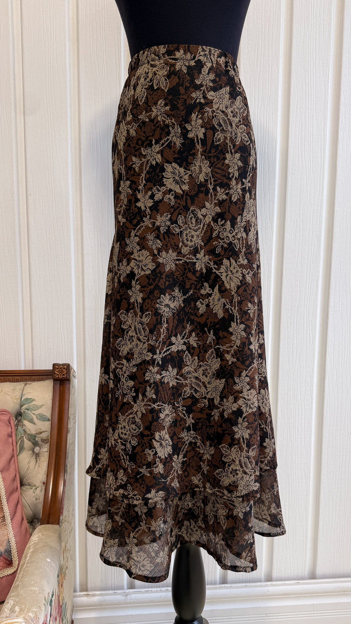 Jupe noir fleurie beige- large/xlarge