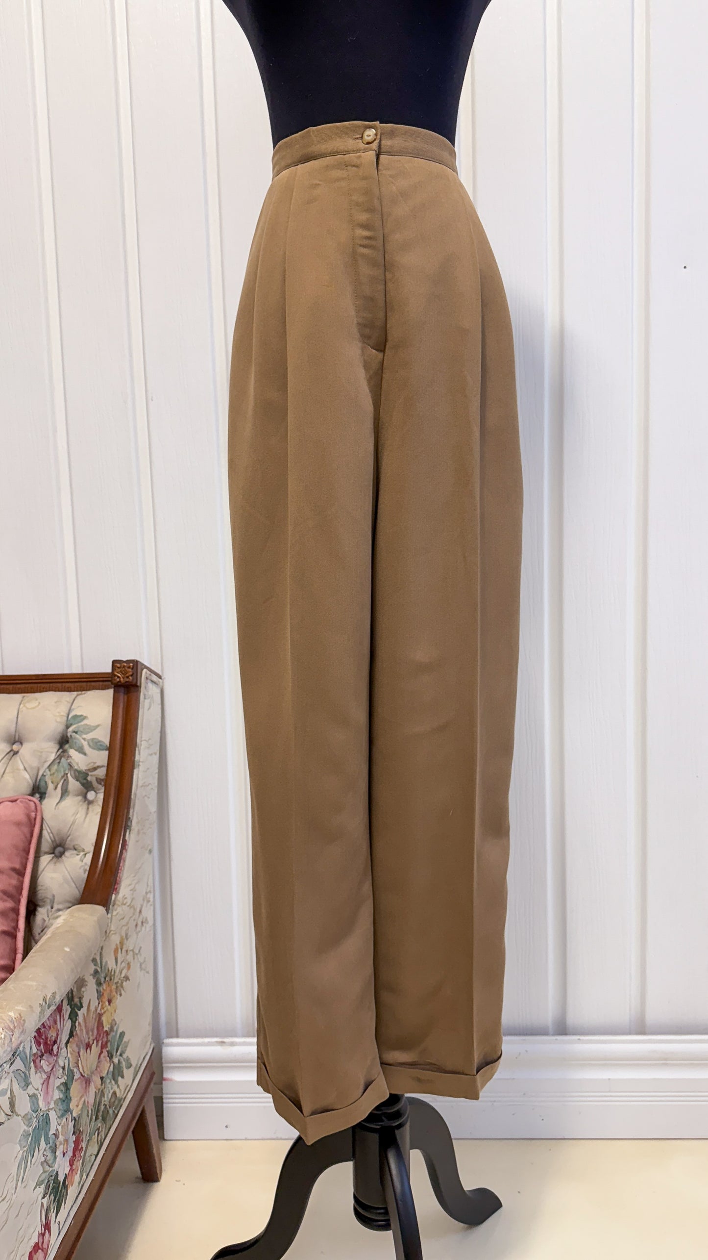 Beige trousers/trousers - wide
