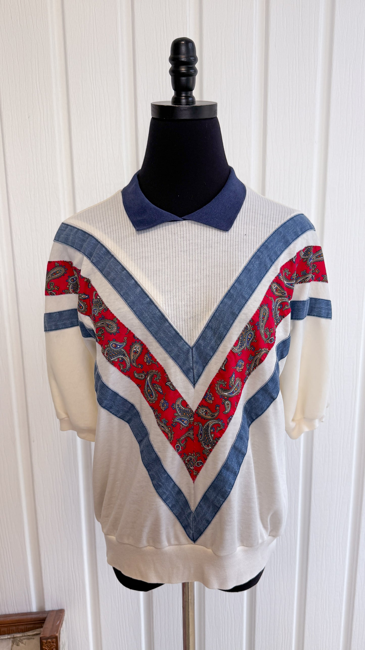 T-shirt polo blanc,bleu et rouge- medium