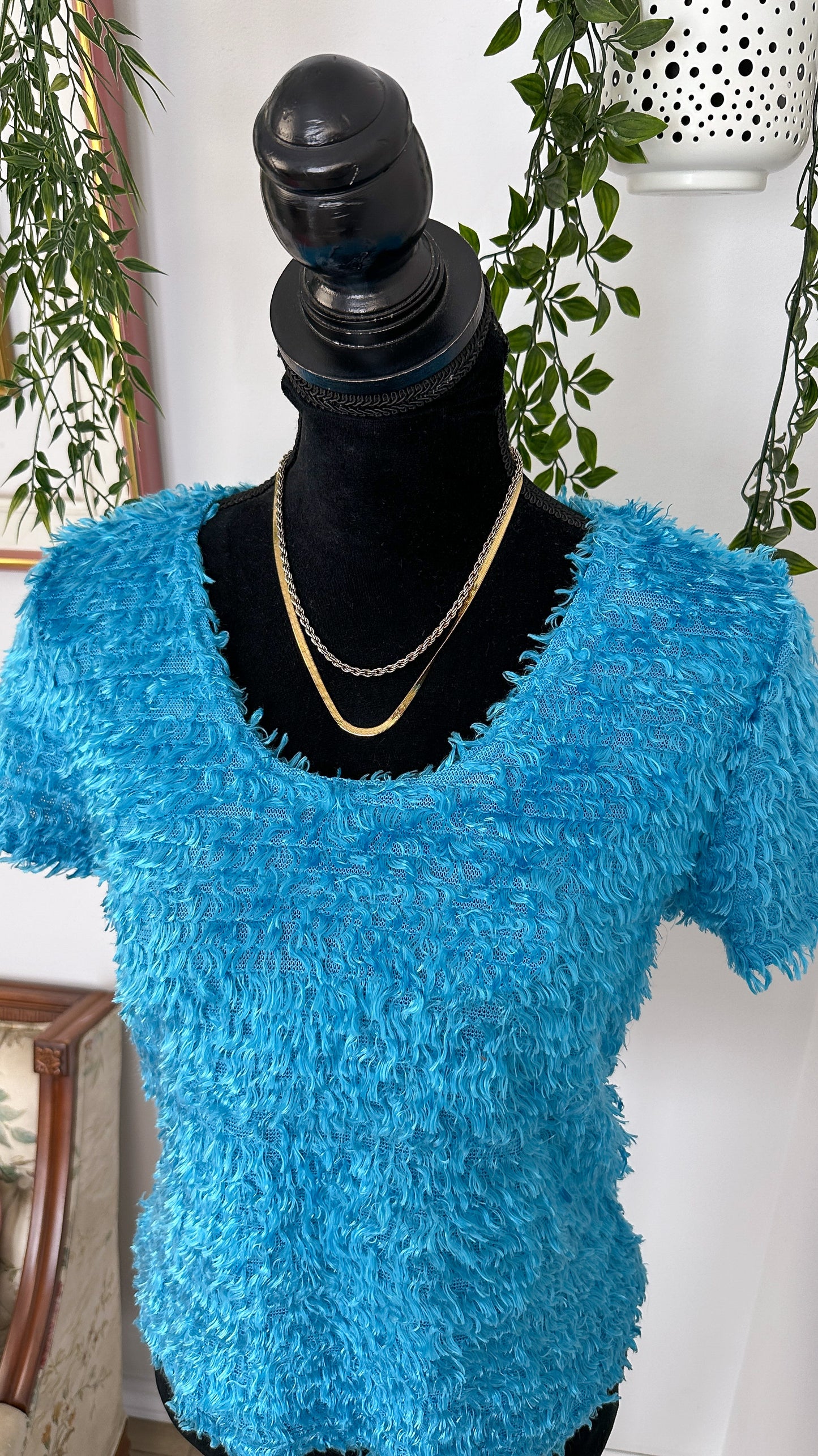 Blue furry t-shirt - large
