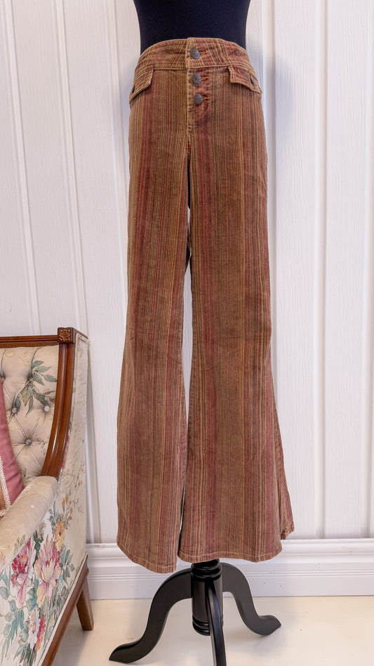 Pantalons en corduroy pattes éléphants- large