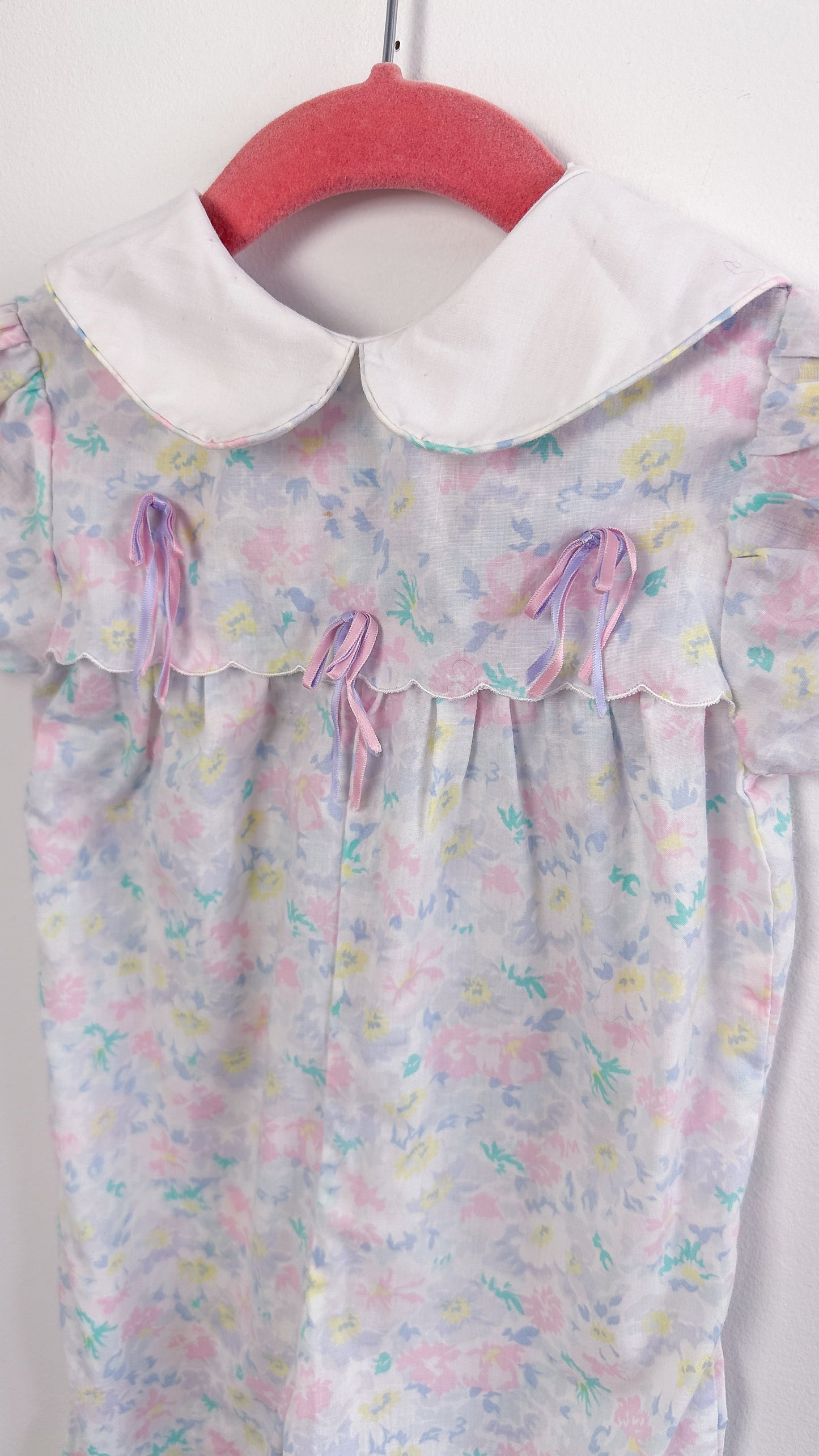 Enfant- jumpsuit fleuris à noeud - 18m