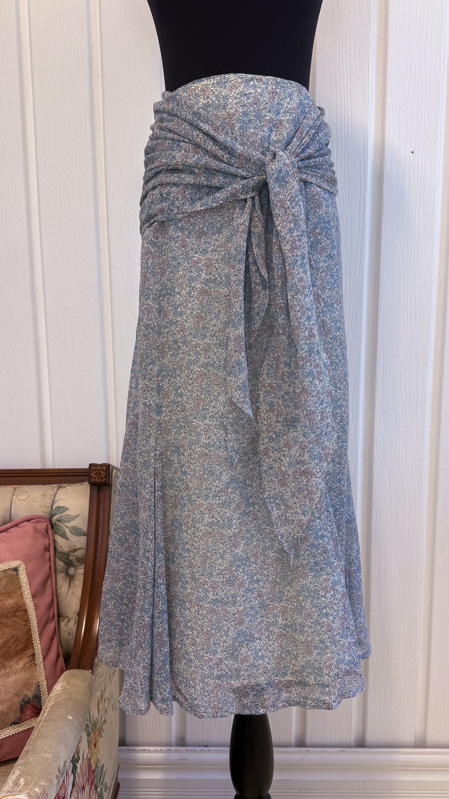 Jupe blanche fleurie bleu- small