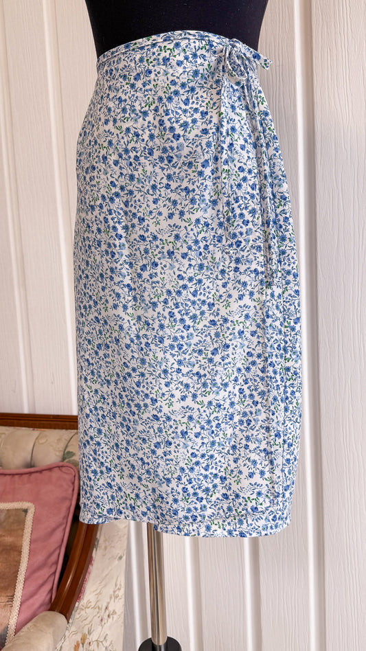 Jupe porte-feuille blanche fleurie bleu- medium