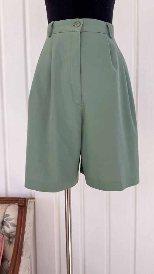 Mint green Bermuda shorts - small