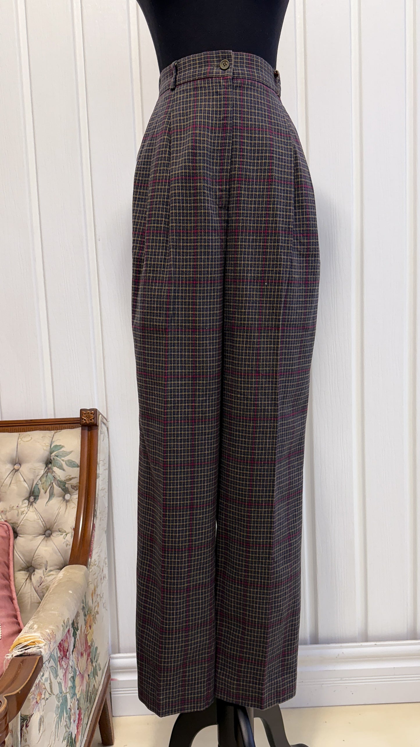 Grey and red checkered trousers/trousers - medium