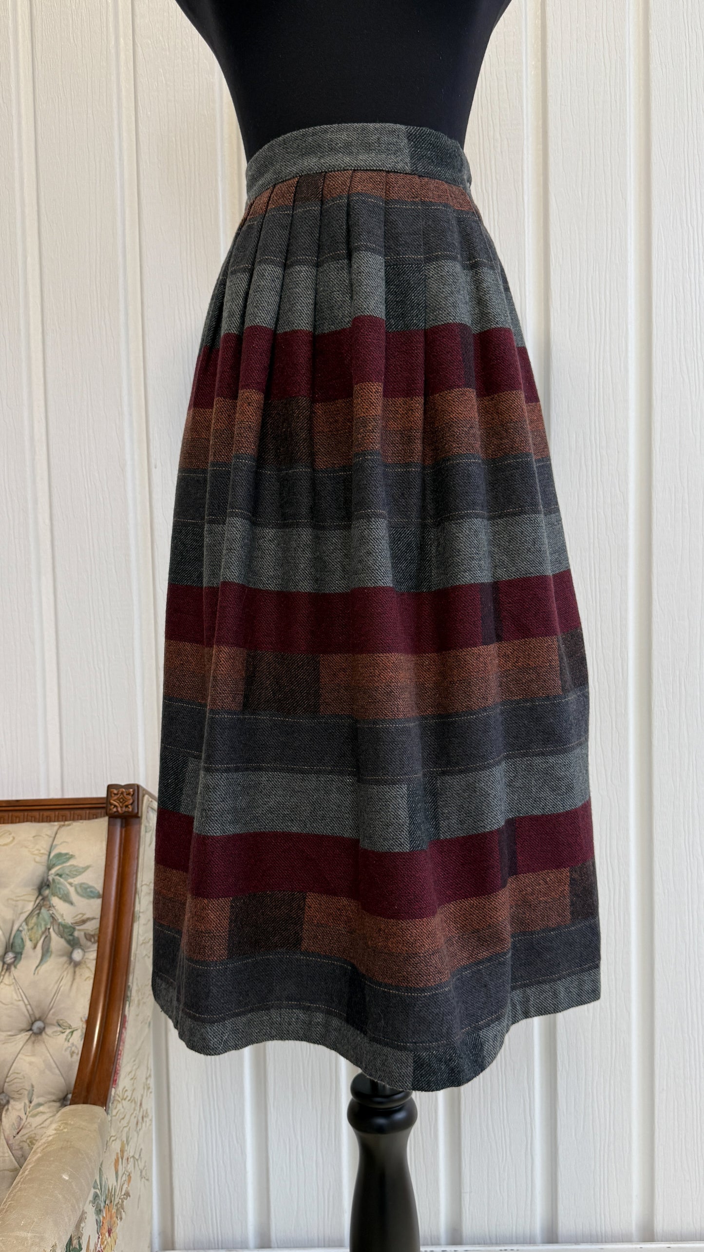 Jupe en lainage rayé grise et bourgogne- small