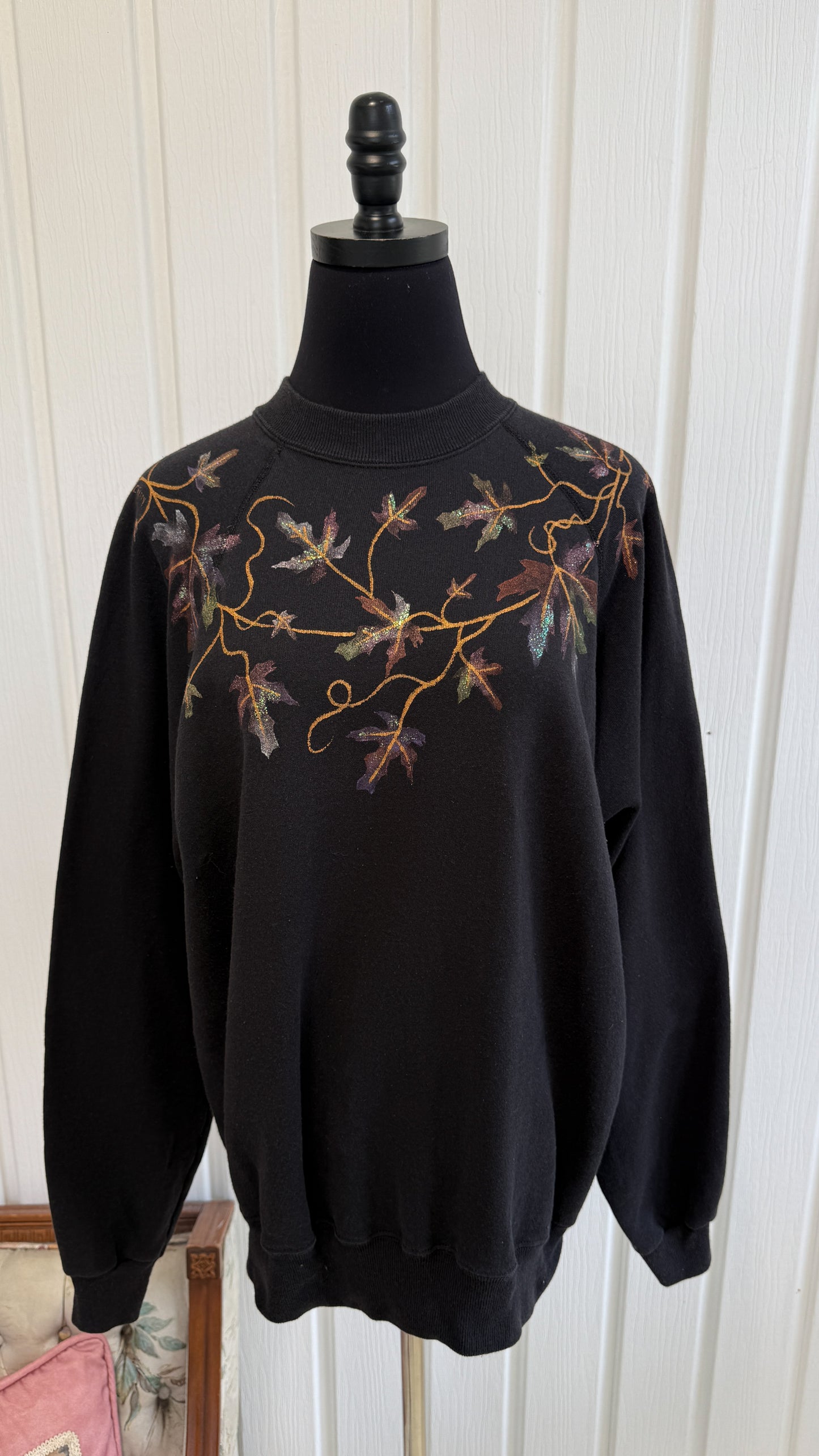Chandail crewneck noir feuilles brillantes- large