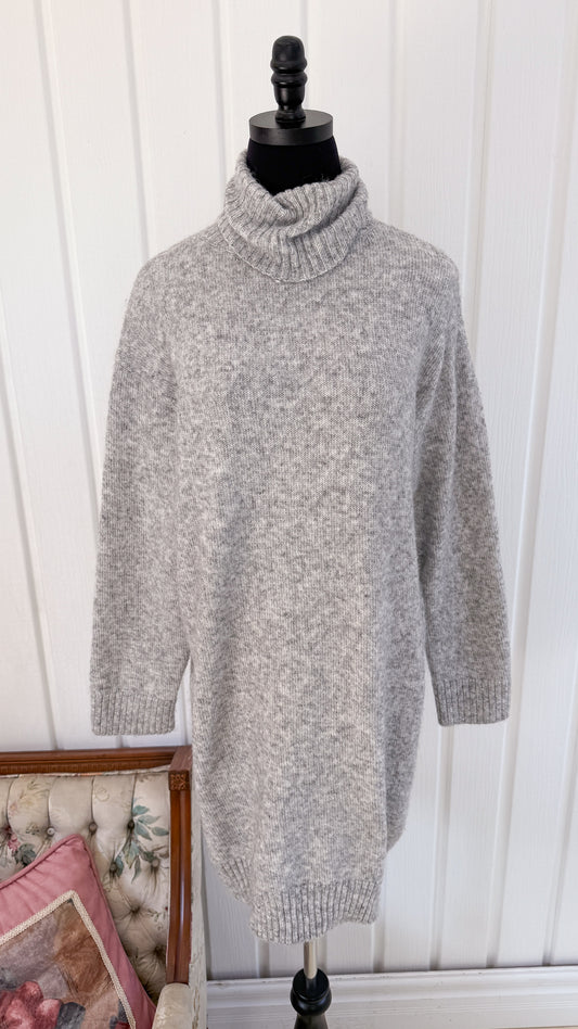 Robe en tricot gris col roulé- small
