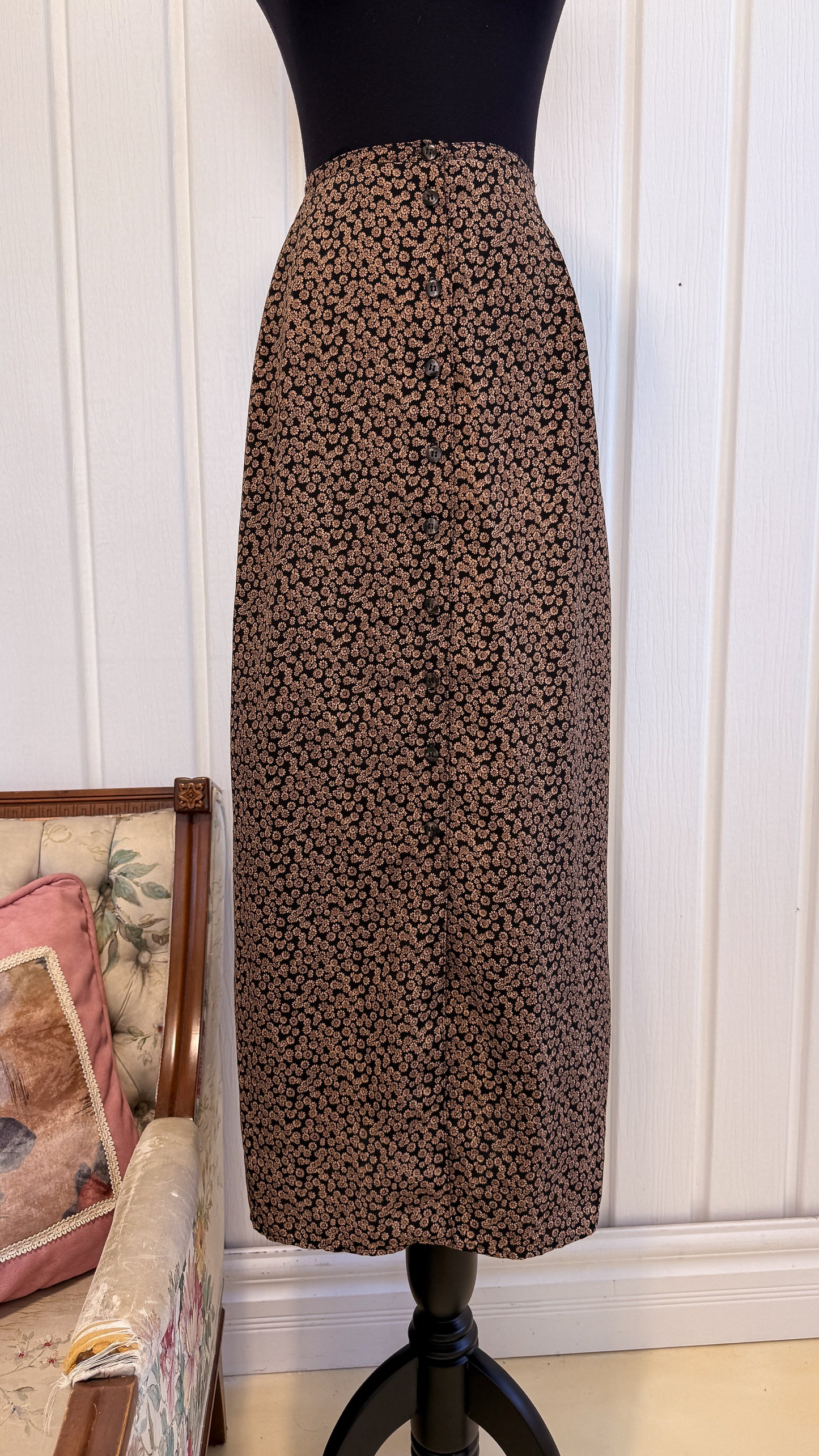 Jupe noire fleurie beige- large